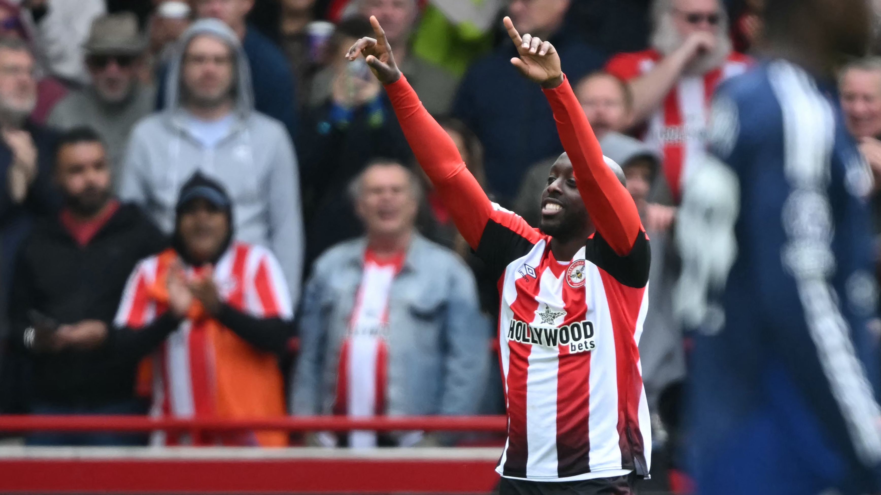 TOPSHOT-FBL-ENG-PR-BRENTFORD-MAN UTD