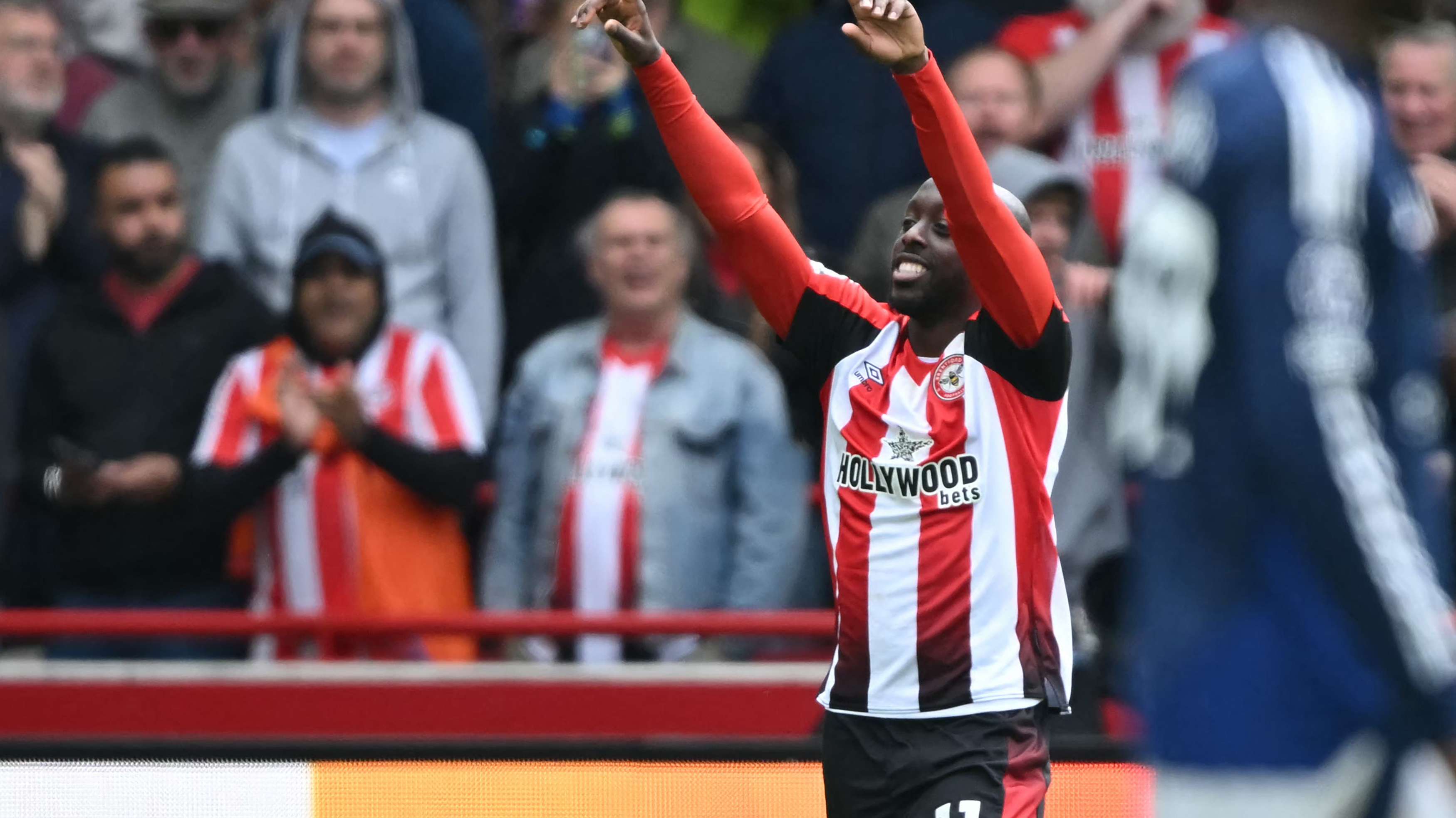 TOPSHOT-FBL-ENG-PR-BRENTFORD-MAN UTD