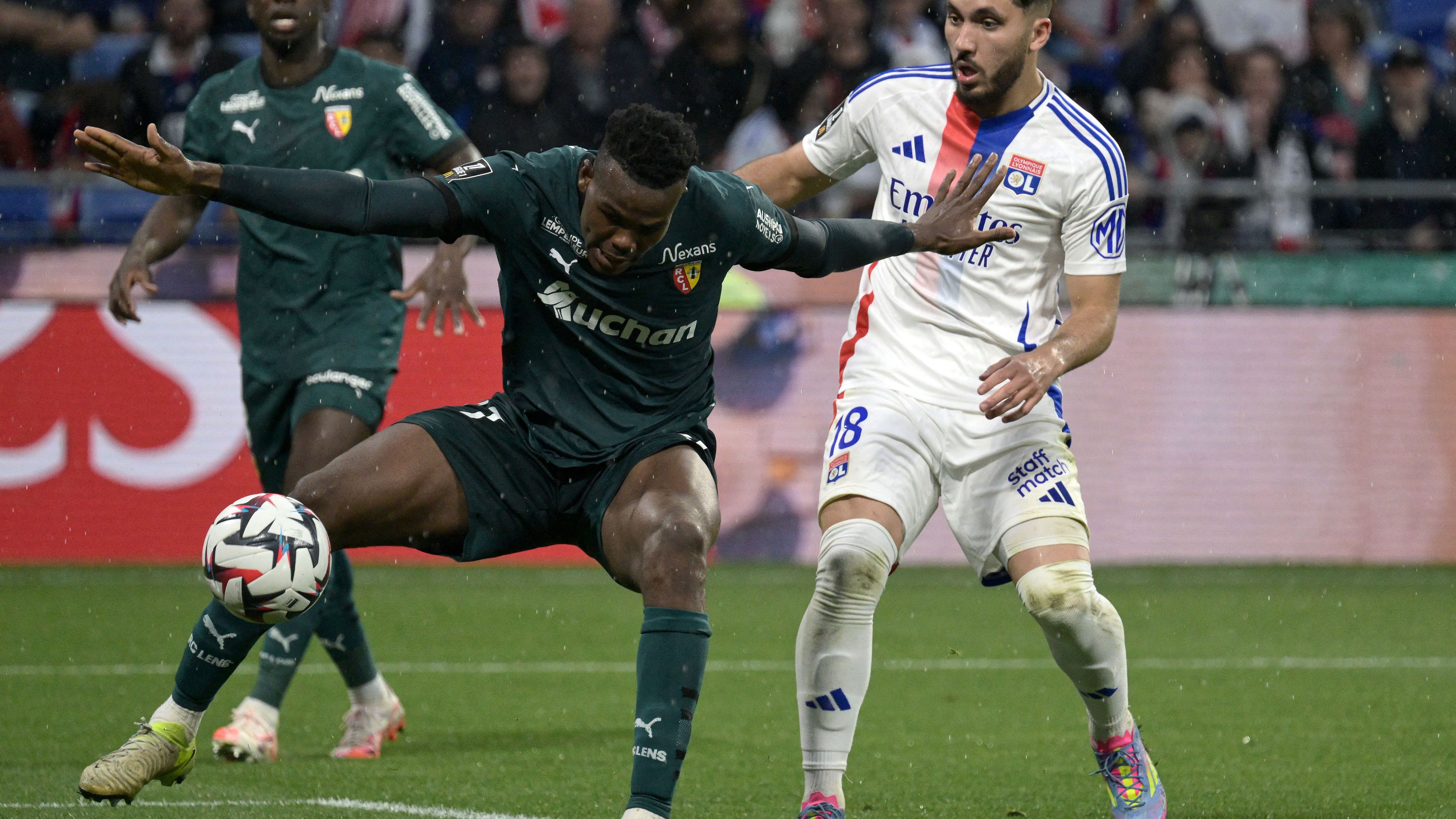 FBL-FRA-LIGUE1-LYON-LENS