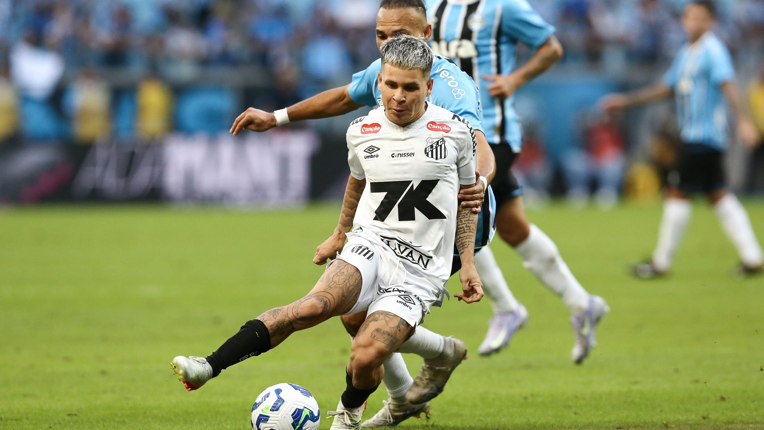 Gremio v Santos - Brasileirao 2025