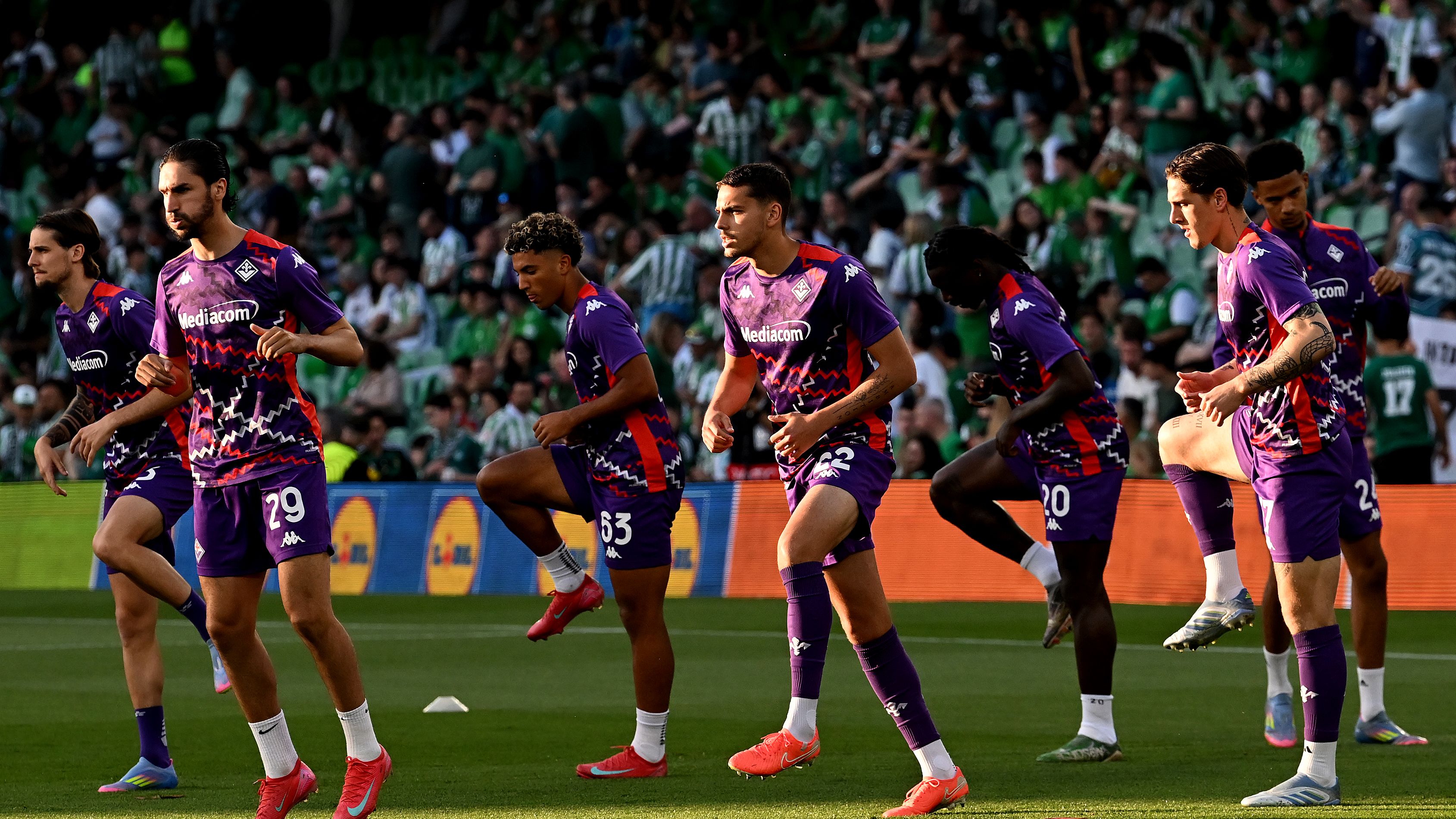 Real Betis Balompie v ACF Fiorentina - UEFA Conference League 2024/25 Semi Final First Leg