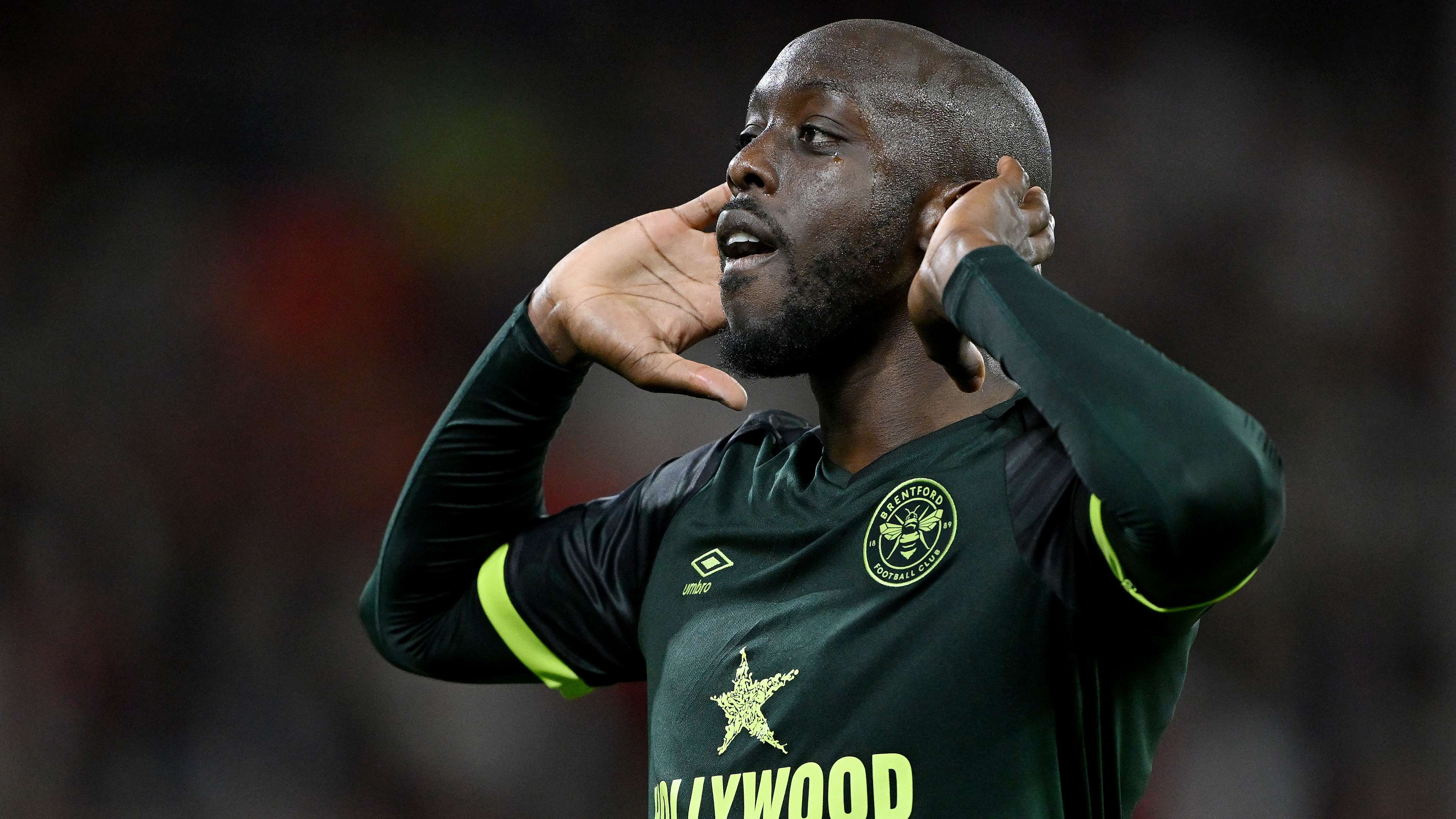 Nottingham Forest FC v Brentford FC - Premier League Mikautadze