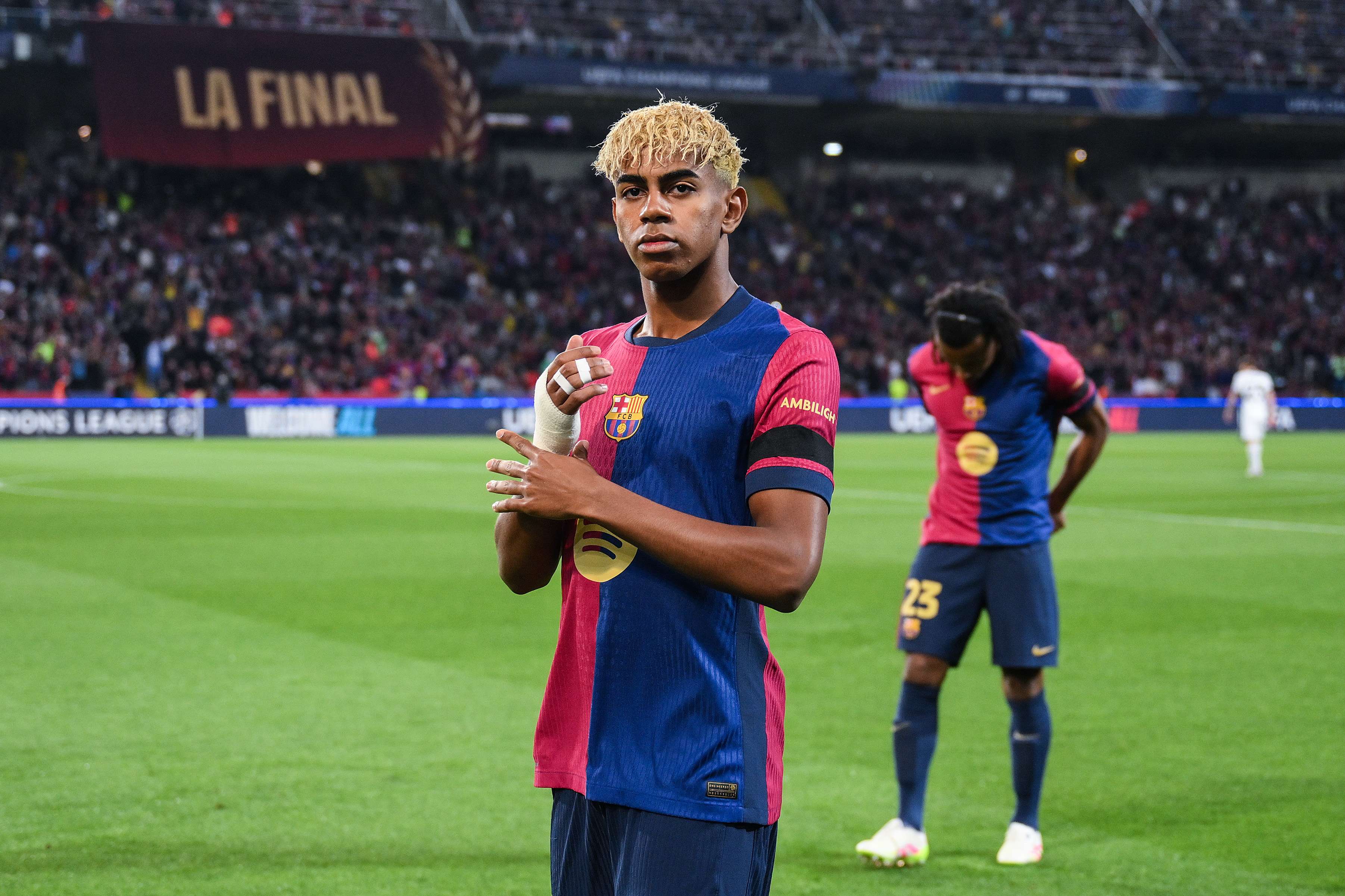 FC Barcelona v FC Internazionale Milano - UEFA Champions League 2024/25 Semi Final First Leg