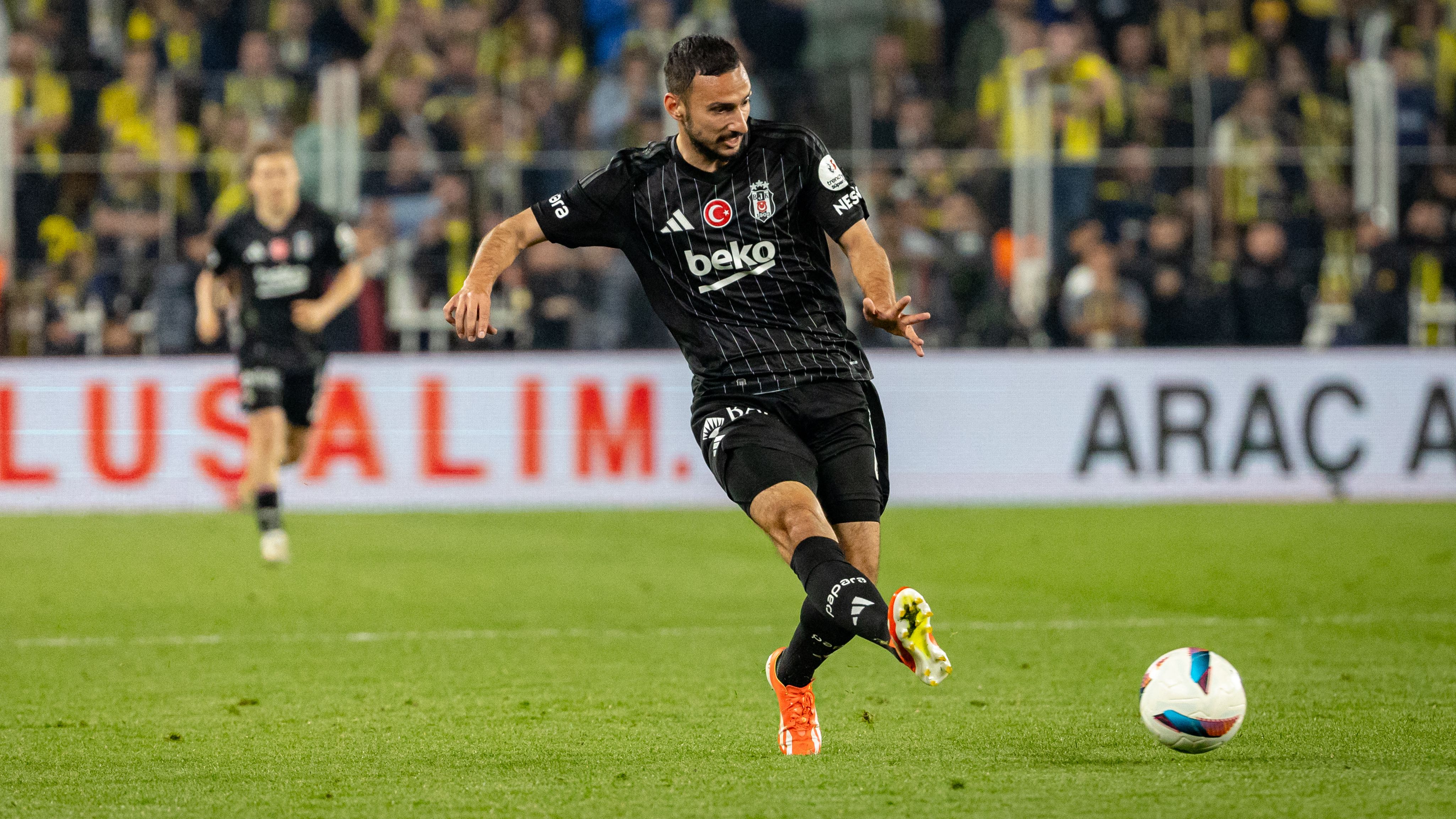 Fenerbahce-vs-Besiktas-Trendyol-Super-League