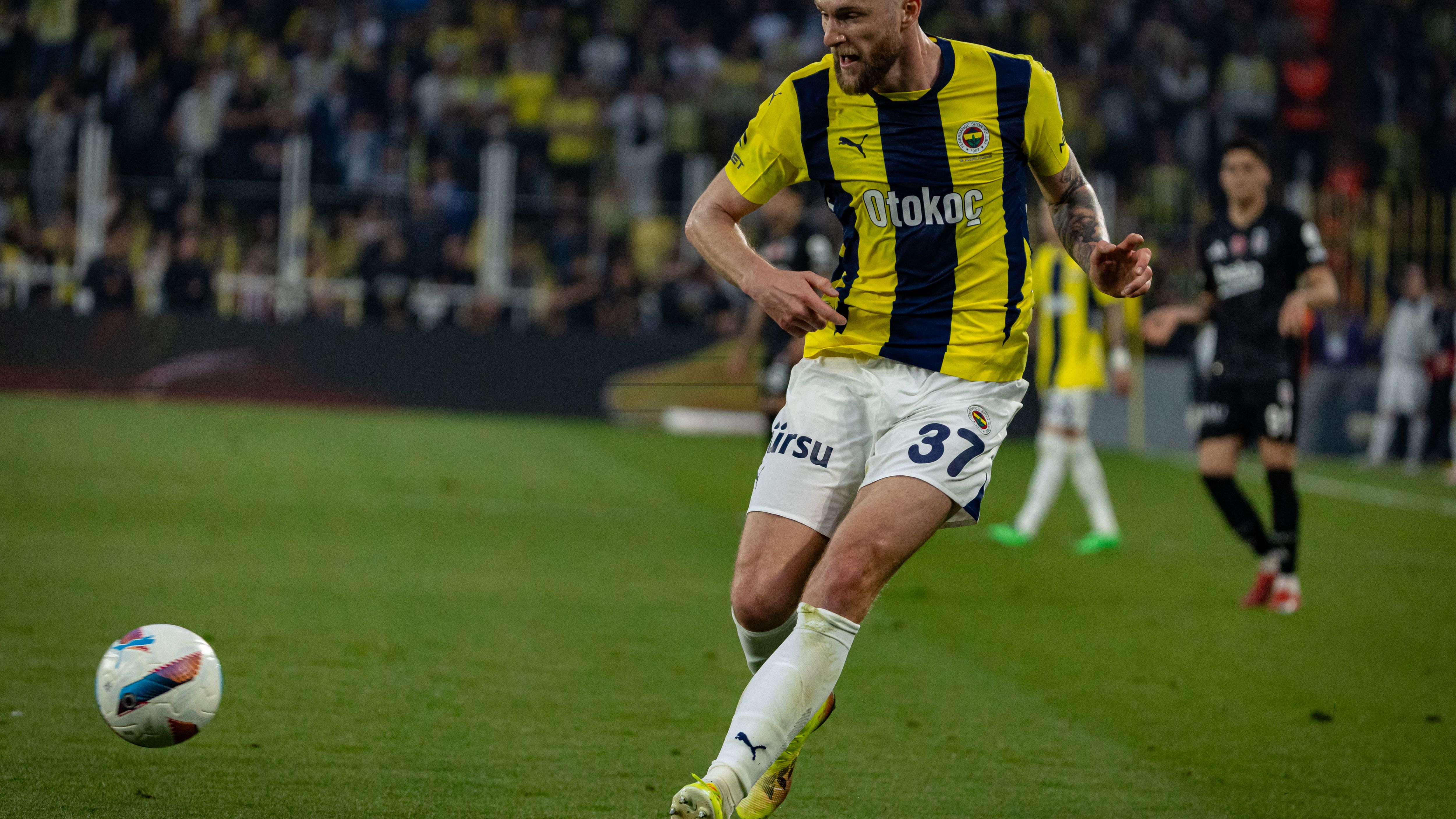 Fenerbahce-vs-Besiktas-Trendyol-Super-League