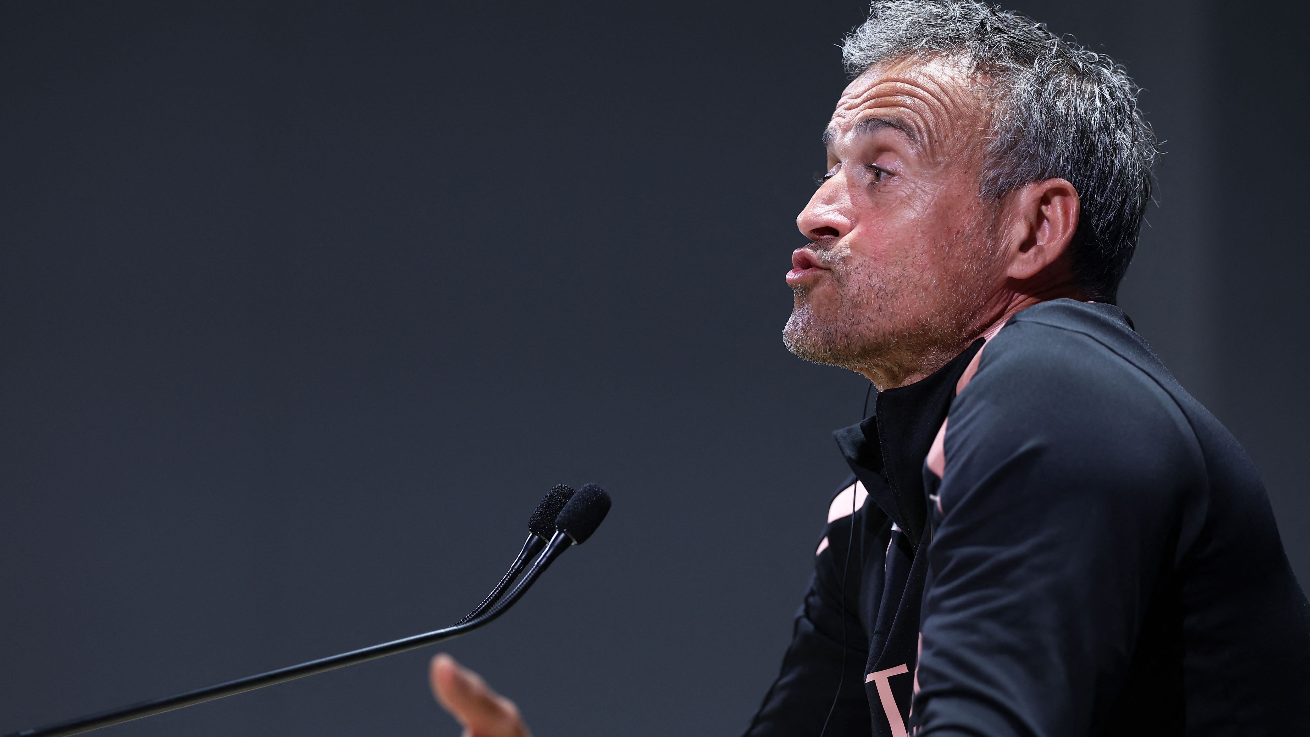 FBL-EUR-C1-PSG-PRESSER