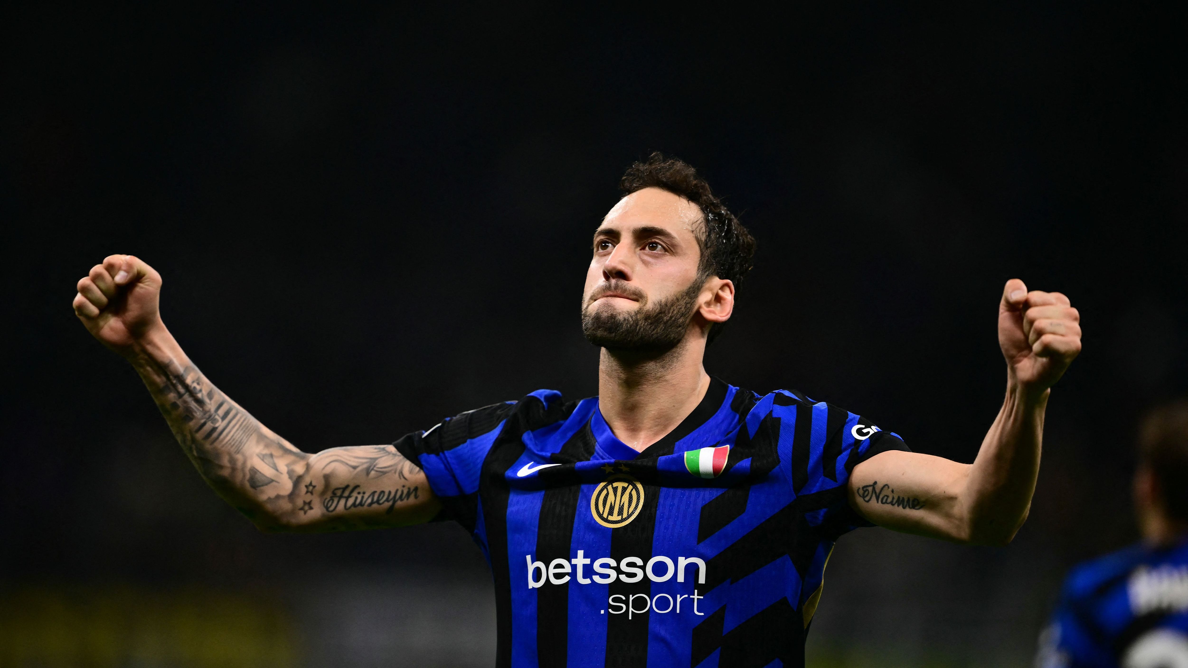 TOPSHOT-FBL-EUR-C1-INTER MILAN-BARCELONA