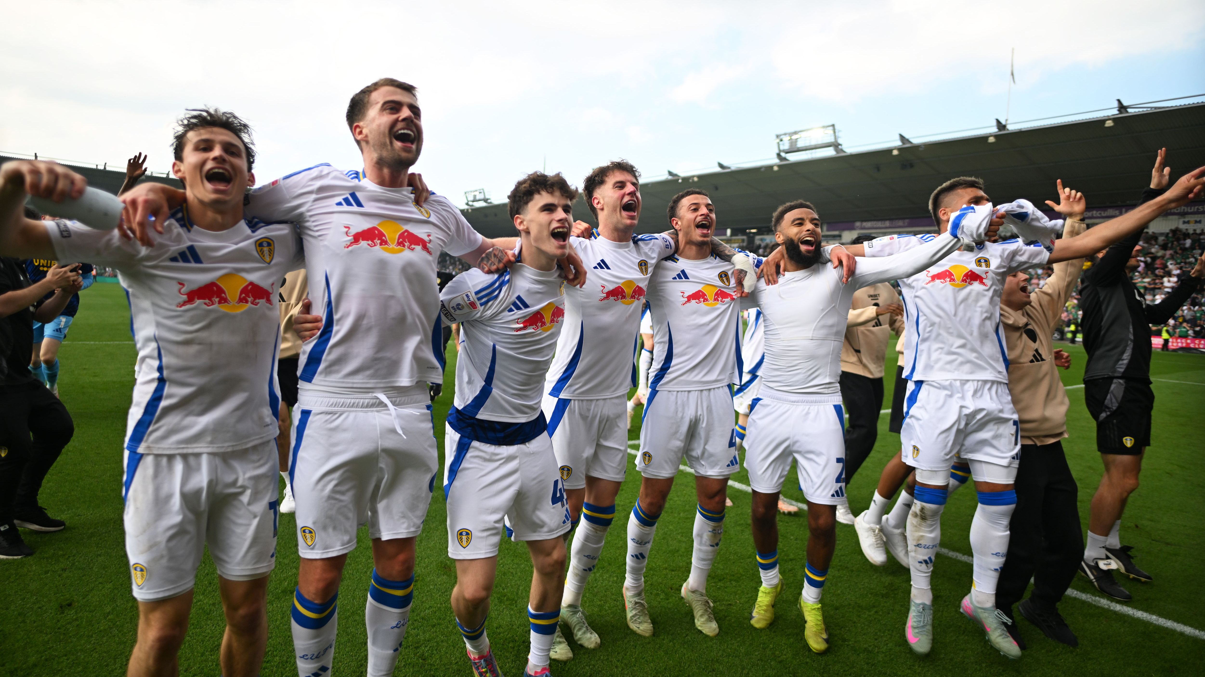 Plymouth Argyle FC v Leeds United FC - Sky Bet Championship