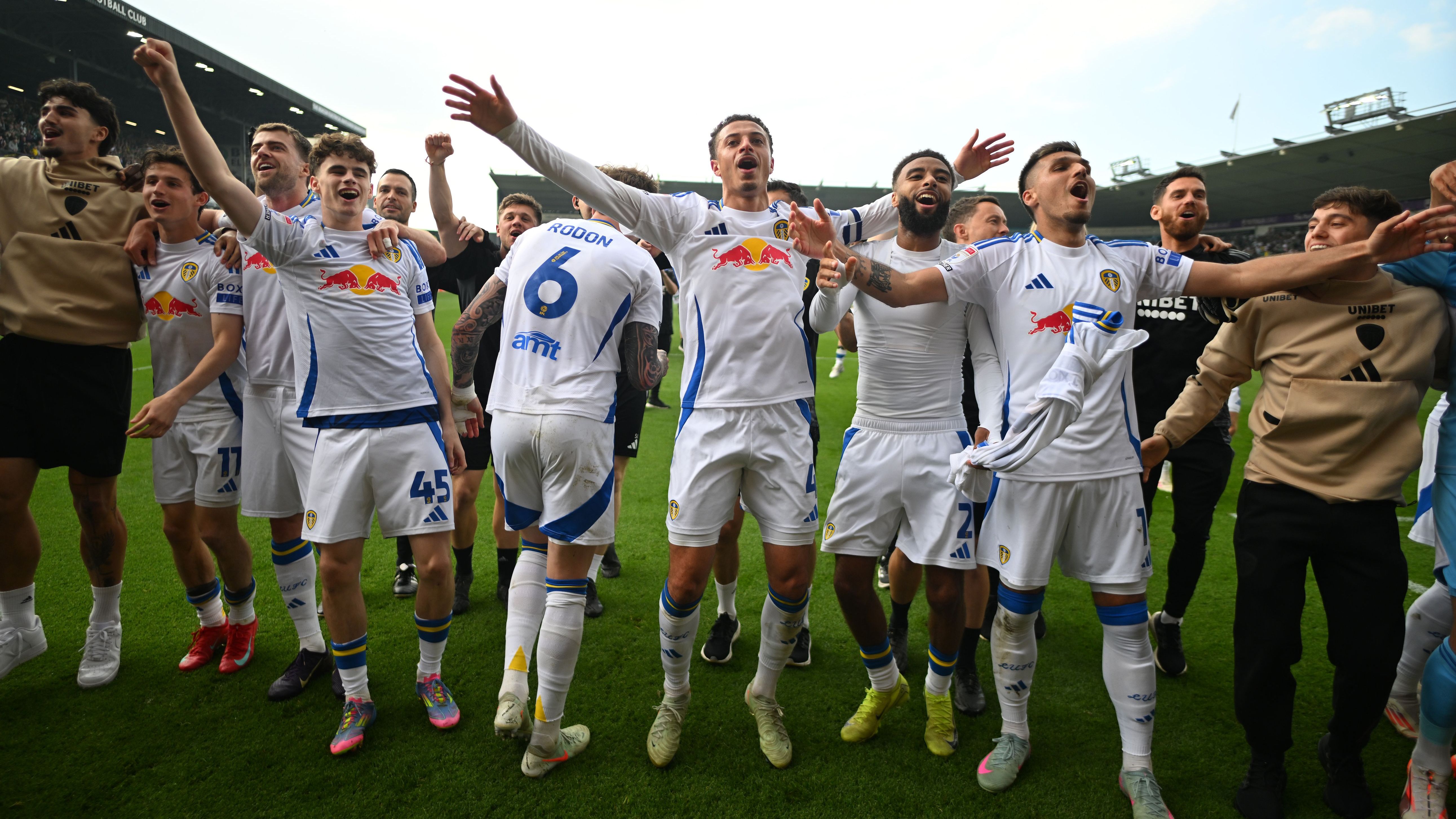 Plymouth Argyle FC v Leeds United FC - Sky Bet Championship