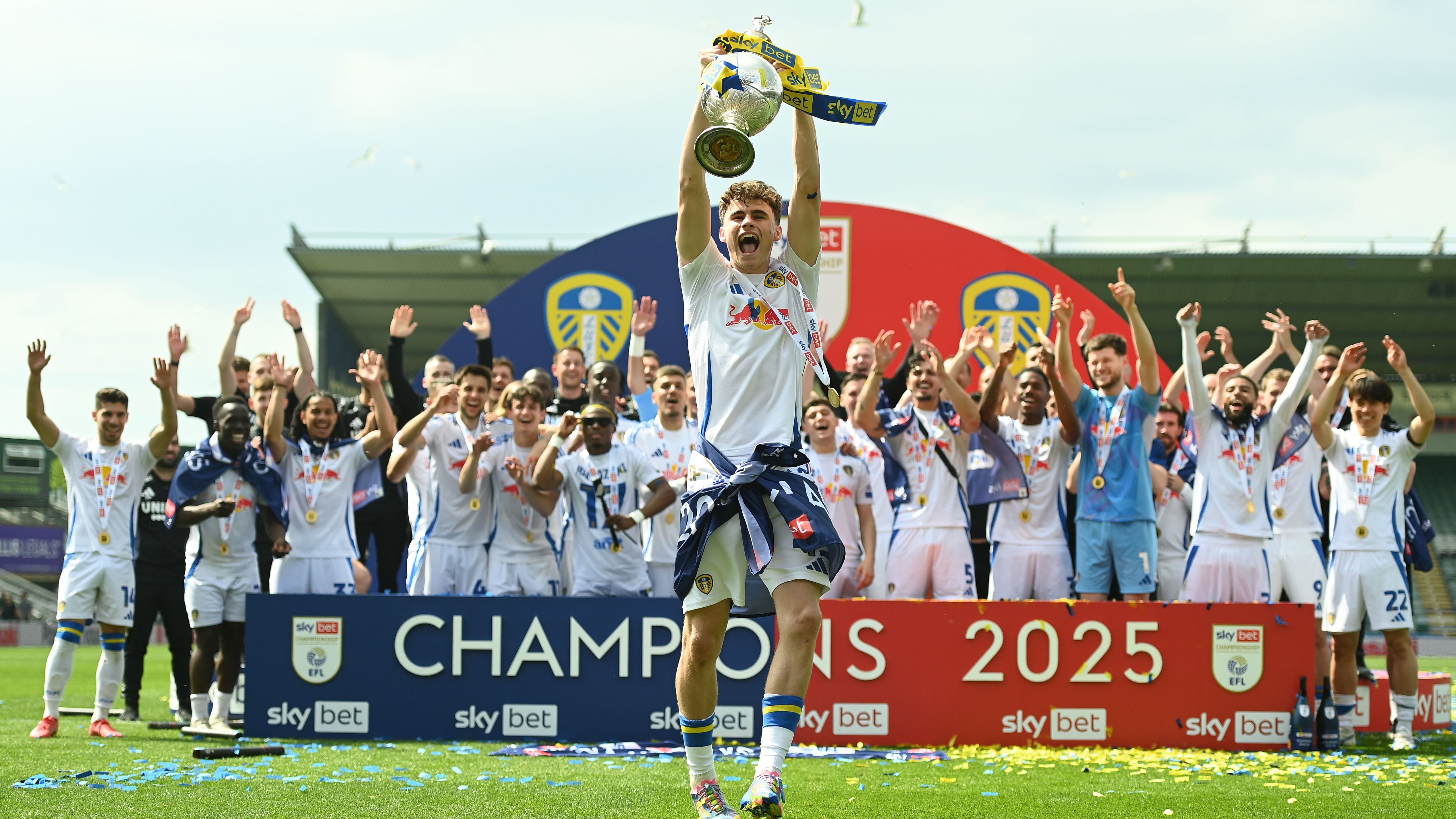 Plymouth Argyle FC v Leeds United FC - Sky Bet Championship