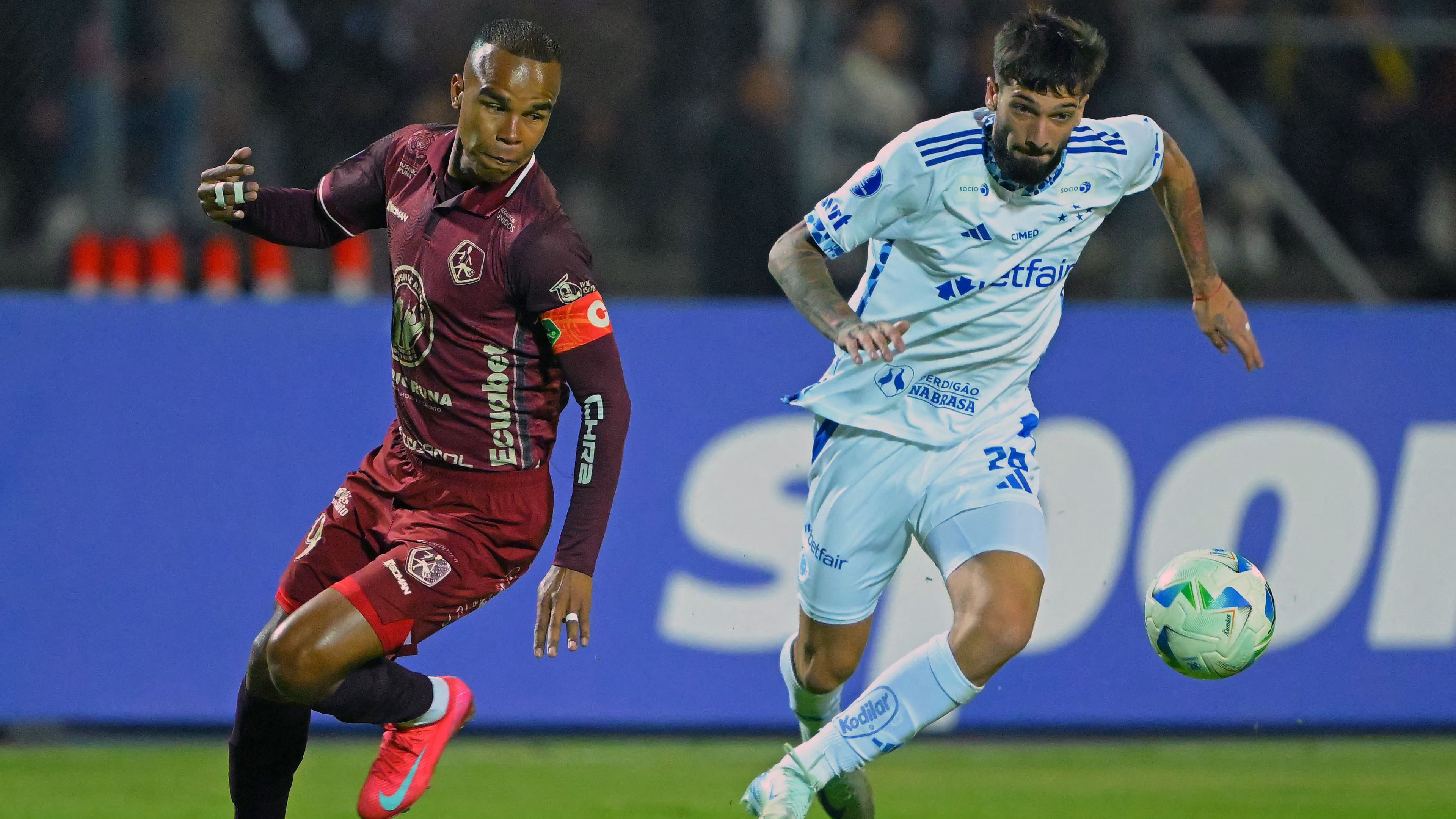 FBL-SUDAMERICANA-RUNA-CRUZEIRO