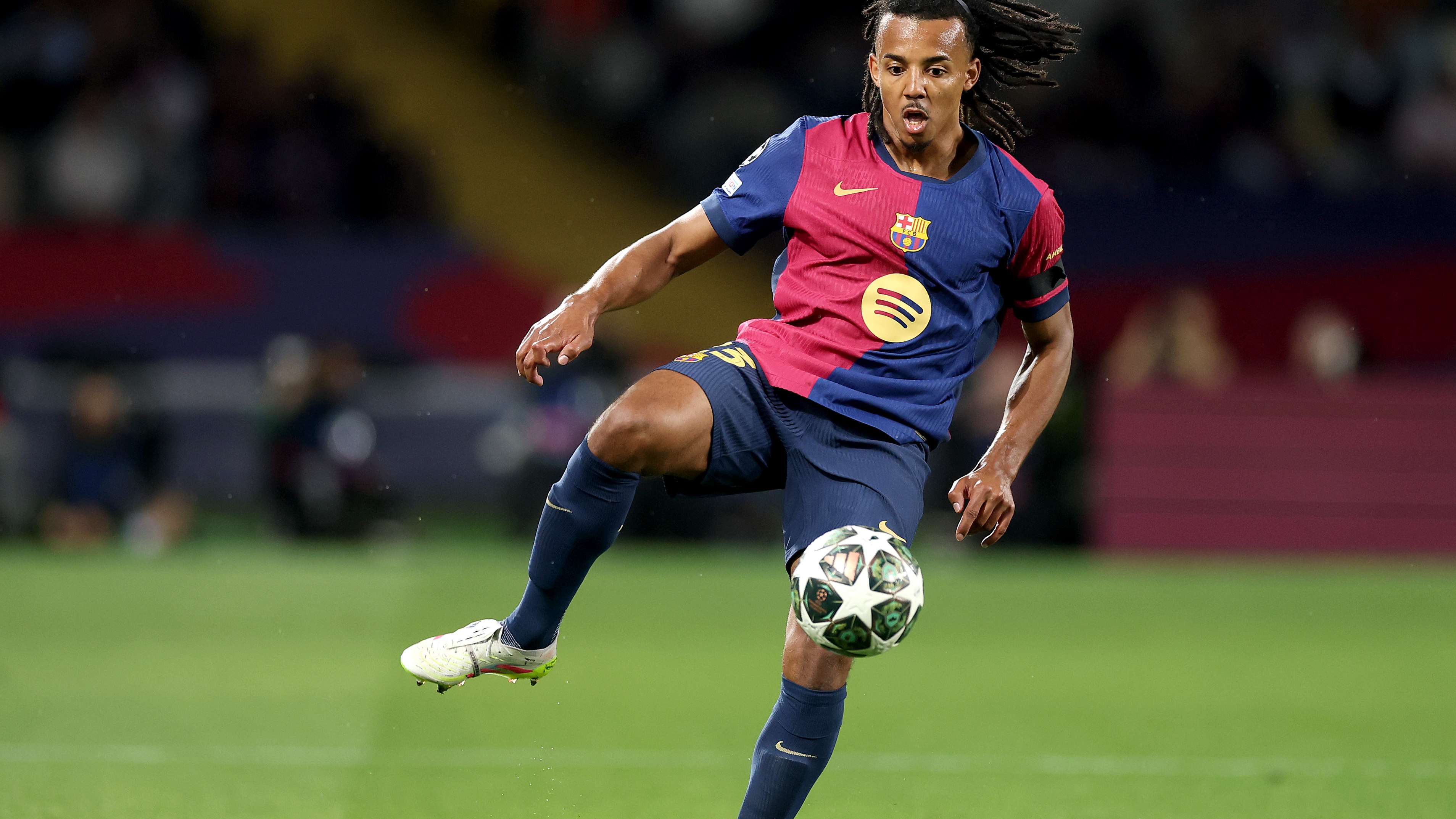 FC Barcelona v FC Internazionale Milano - UEFA Champions League 2024/25 Semi Final First Leg