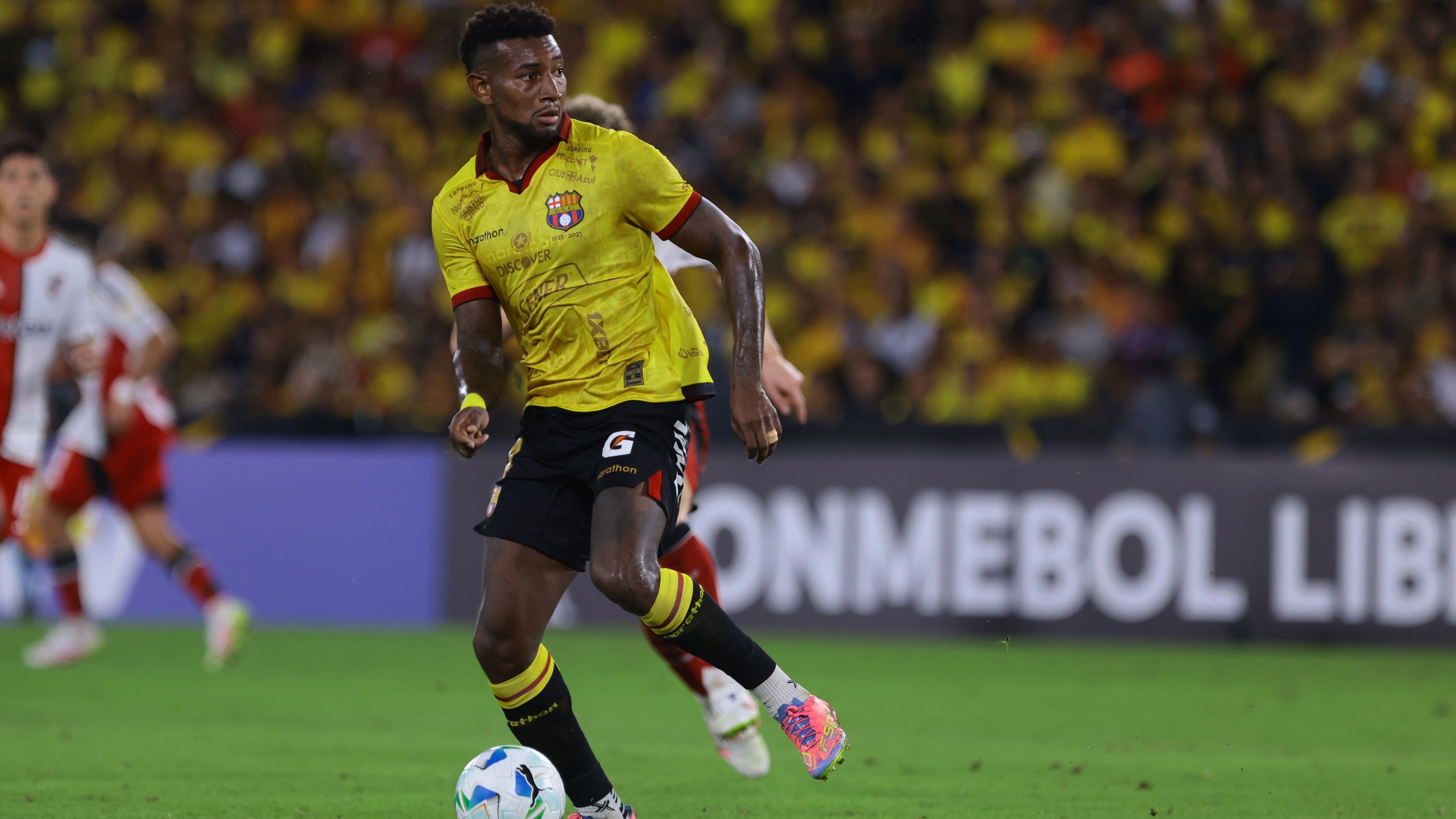 Barcelona SC v River Plate - Copa CONMEBOL Libertadores 2025