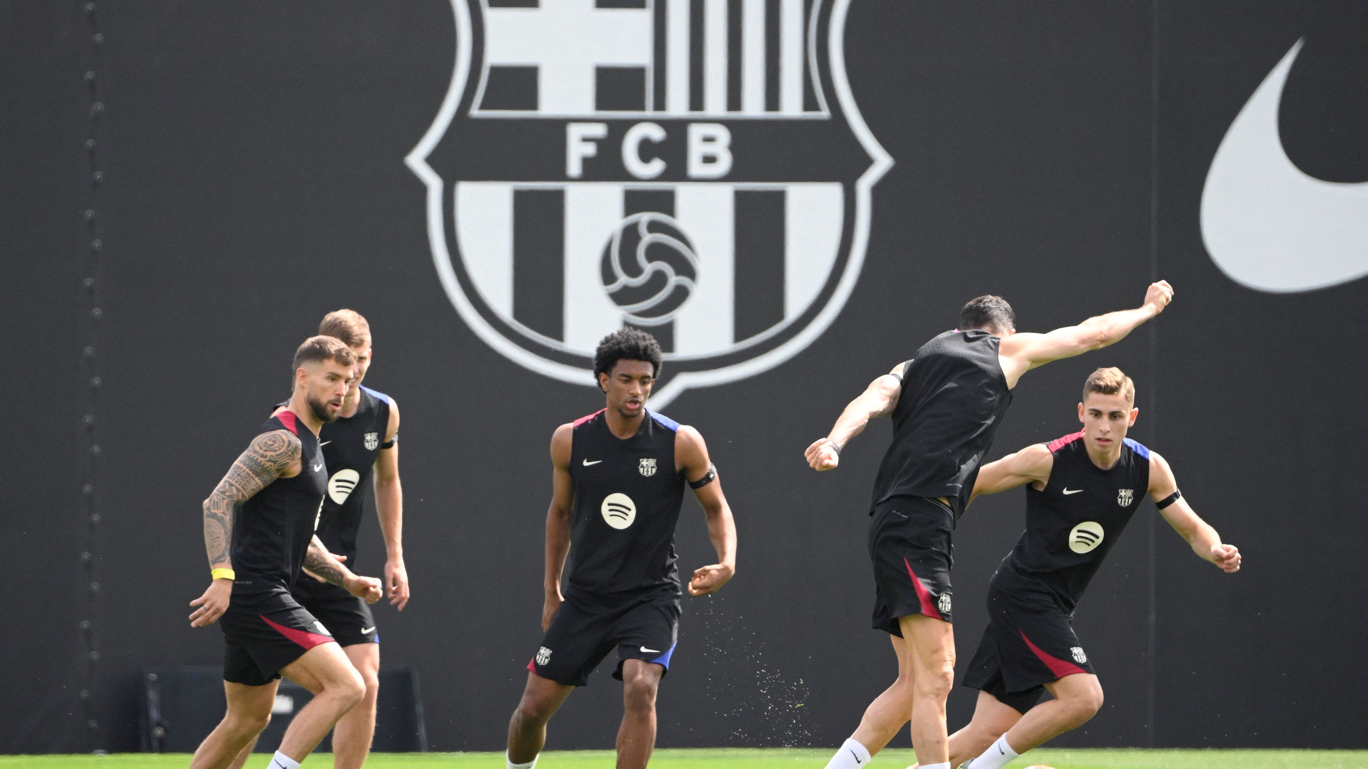 FBL-ESP-LIGA-BARCELONA-TRAINING