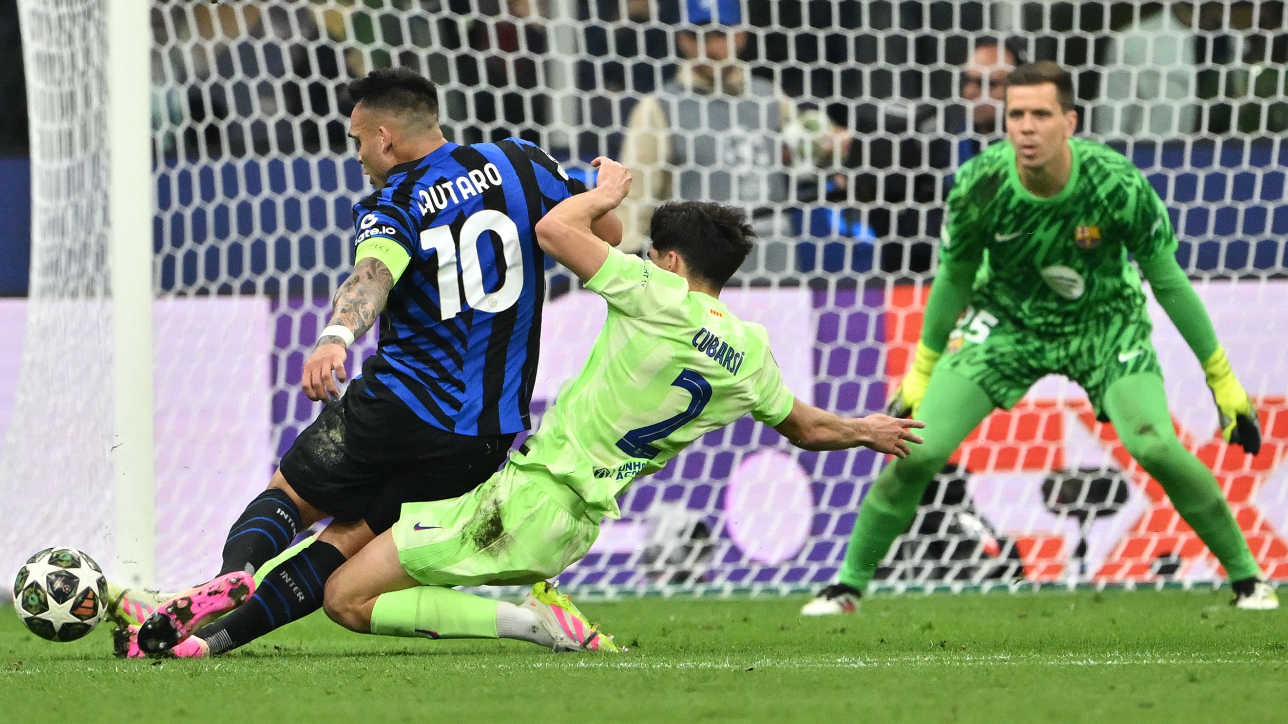 FC Internazionale Milano v FC Barcelona - UEFA Champions League 2024/25 Semi Final Second Leg