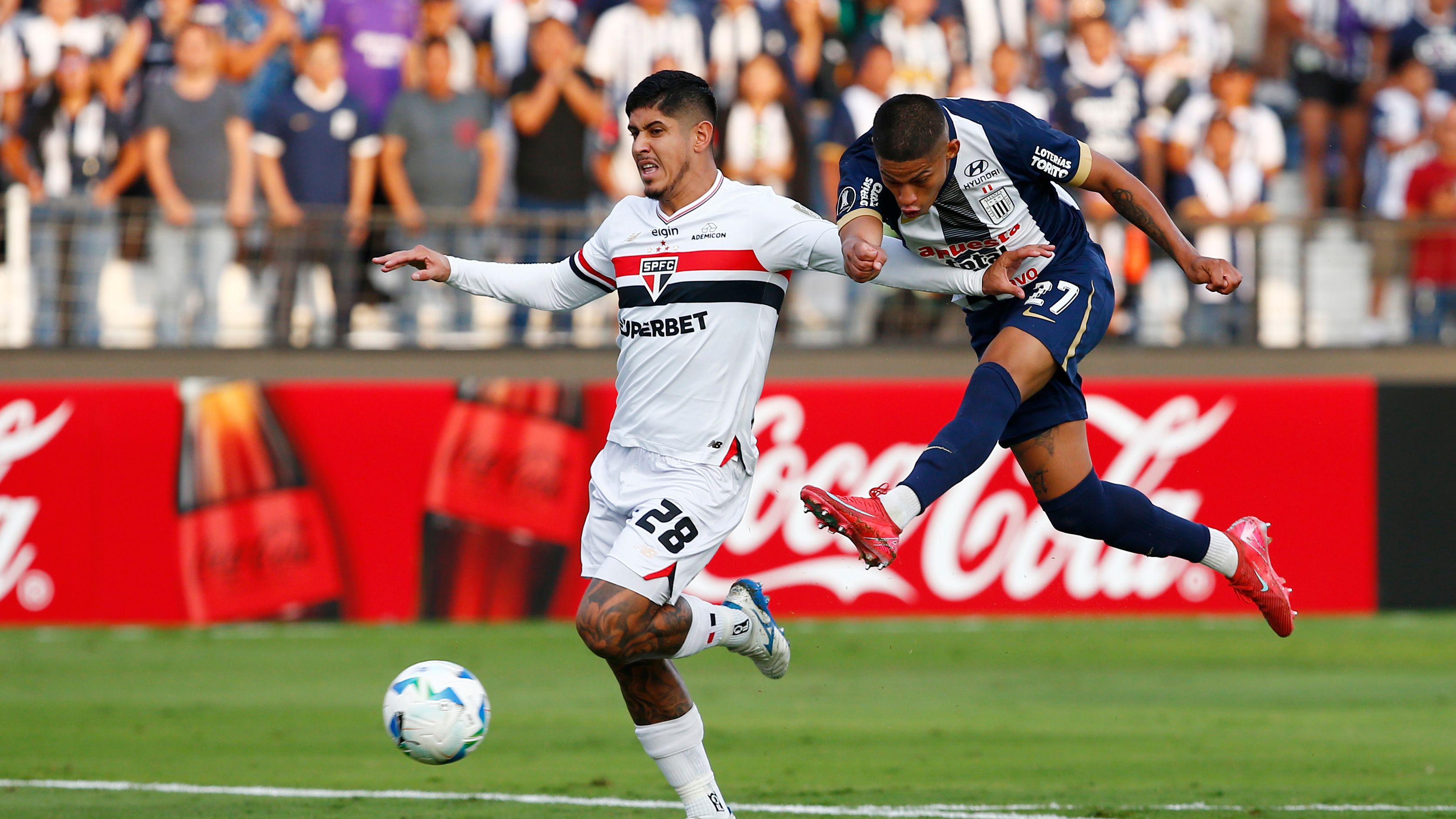 Alianza Lima v Sao Paulo - Copa CONMEBOL Libertadores 2025