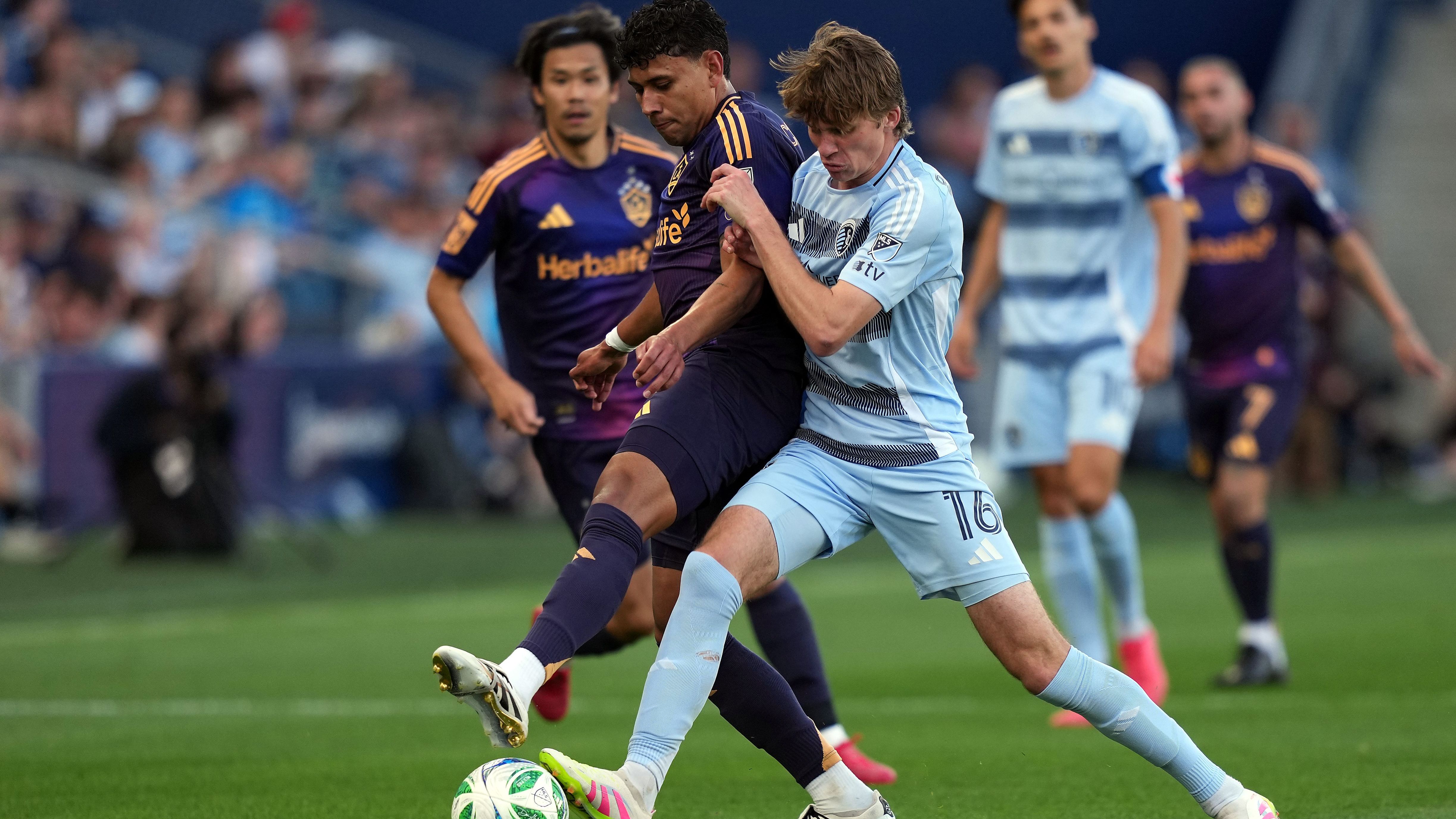 Sporting Kansas City v LA Galaxy
