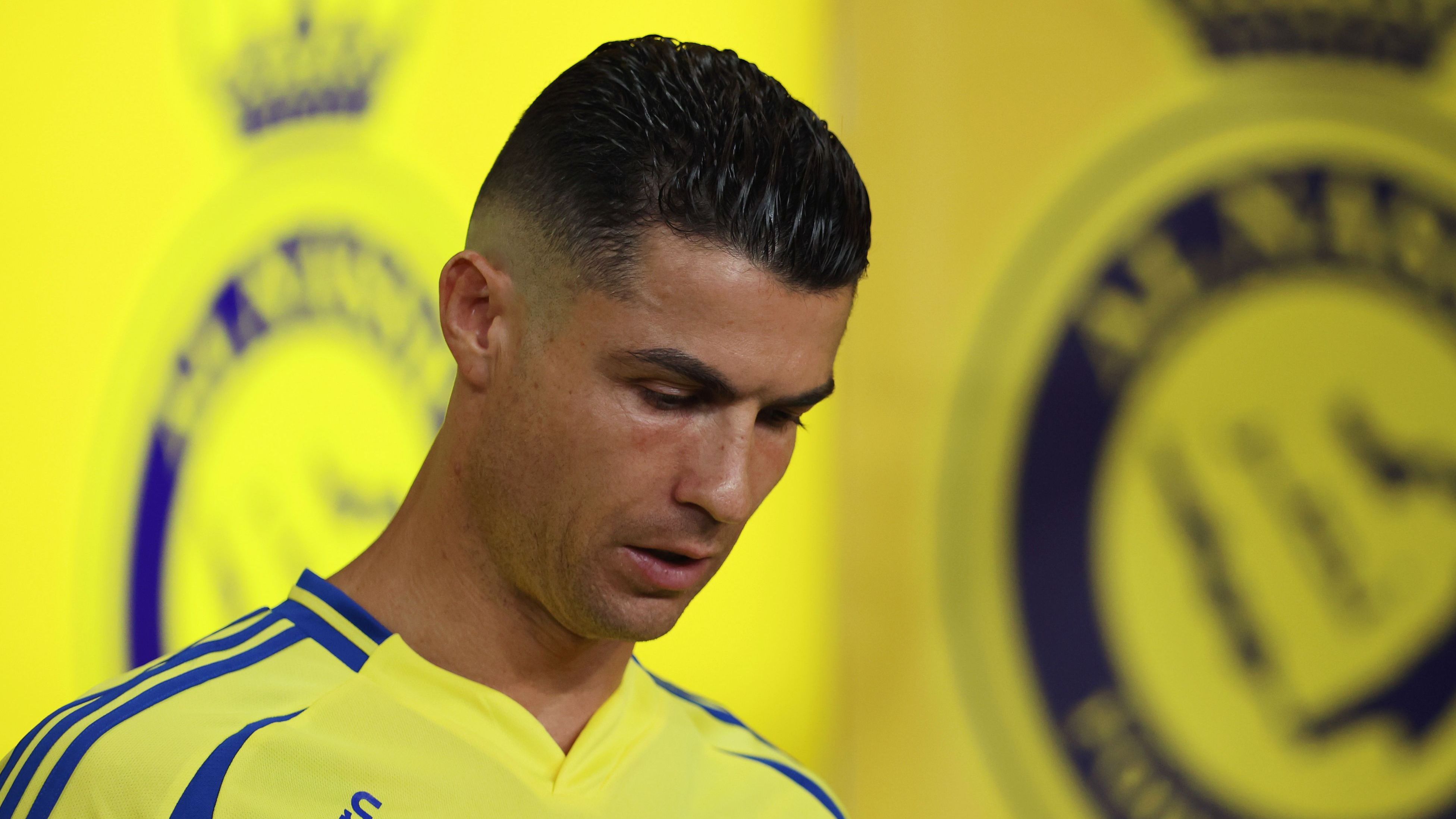 Cristiano Ronaldo to LEAVE Al-Nassr?! Superstar puts contract talks on hold after seeing Saudi club again fail to deliver silverware with 40-year-old ready to play until he scores 1,000 goals | Goal.com UK
