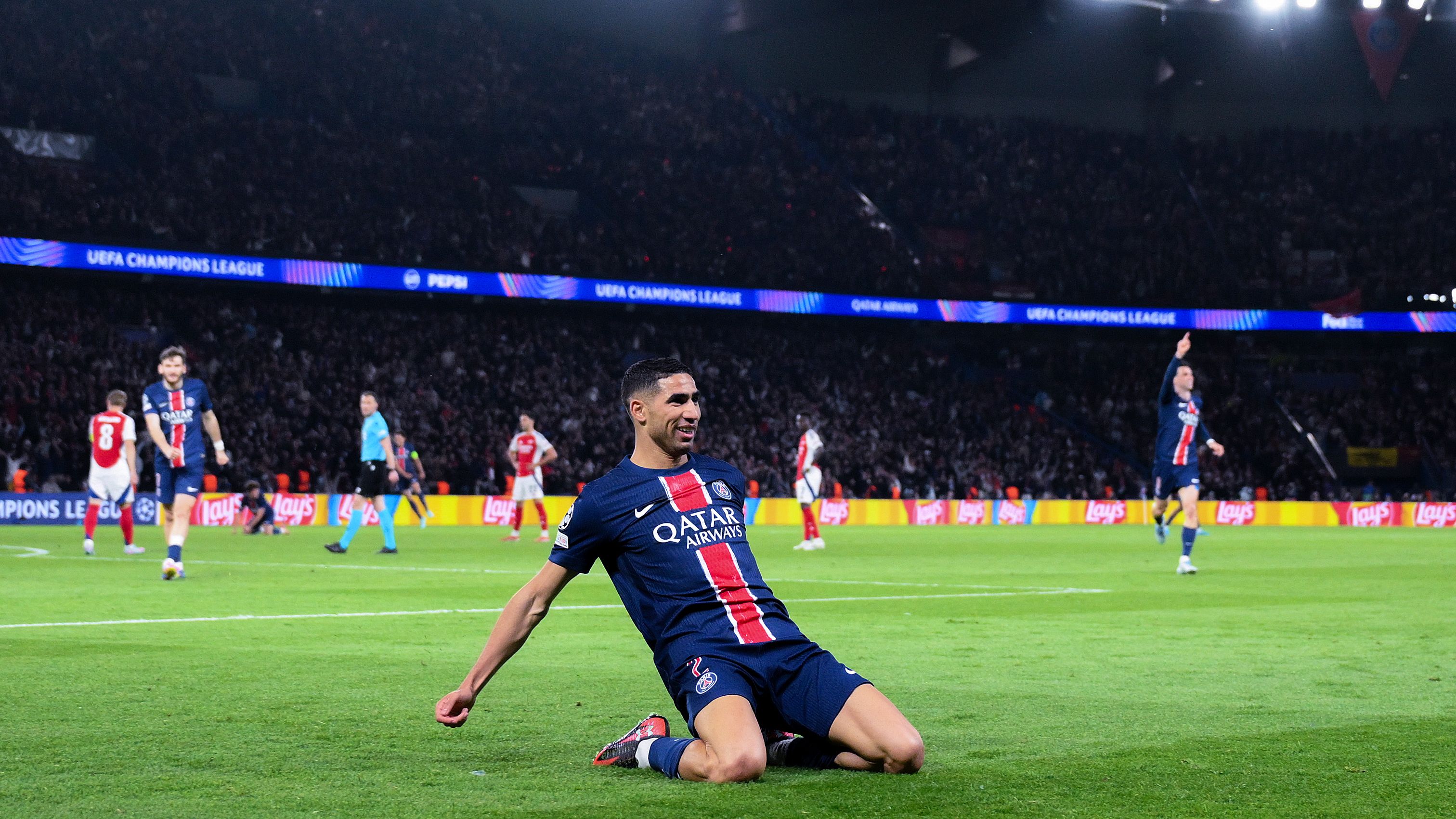 Paris Saint-Germain v Arsenal FC - UEFA Champions League 2024/25 Semi Final Second Leg