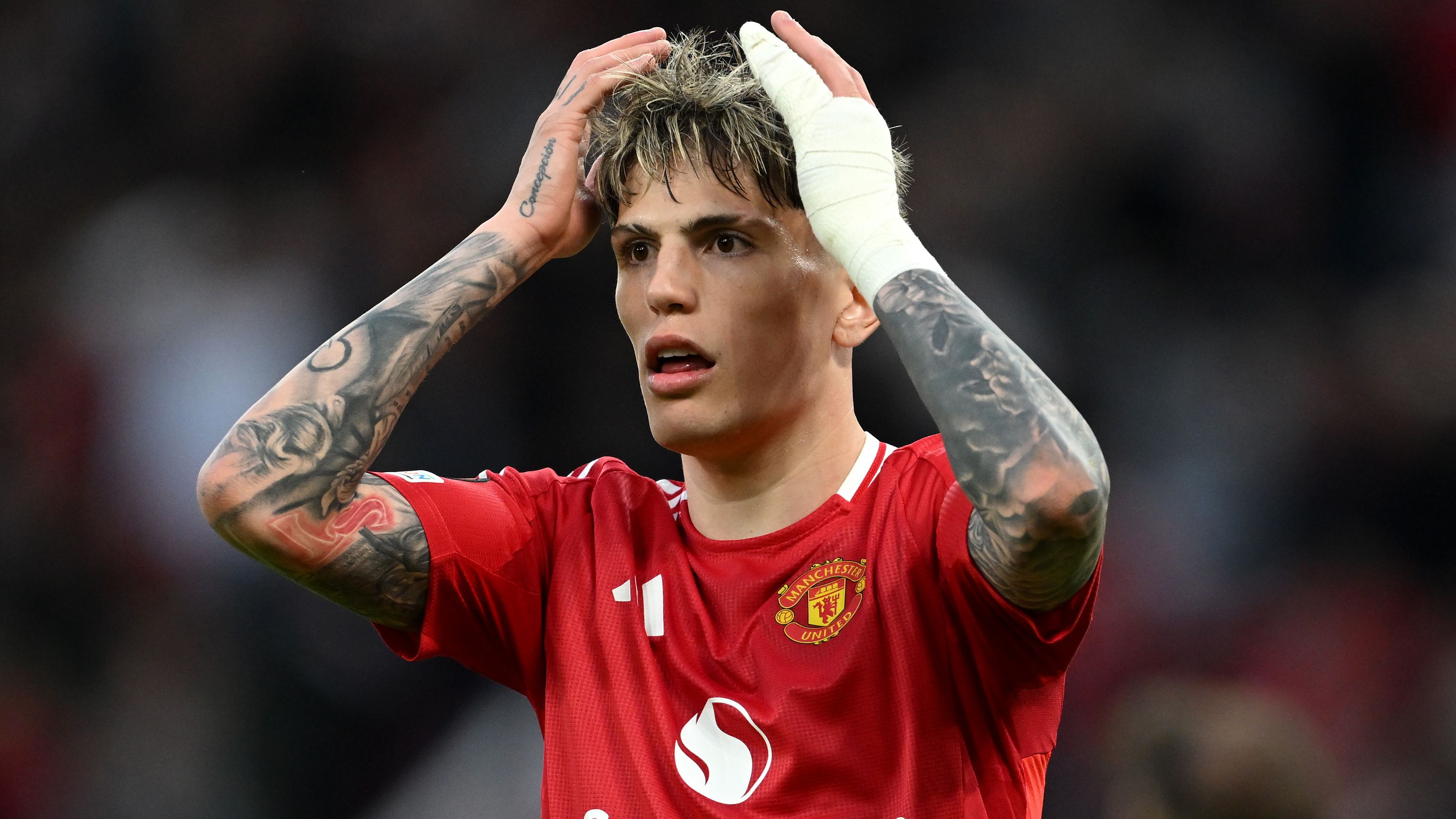 Alejandro Garnacho in trouble after driving into Manchester United training in 'illegal car' | Goal.com UK