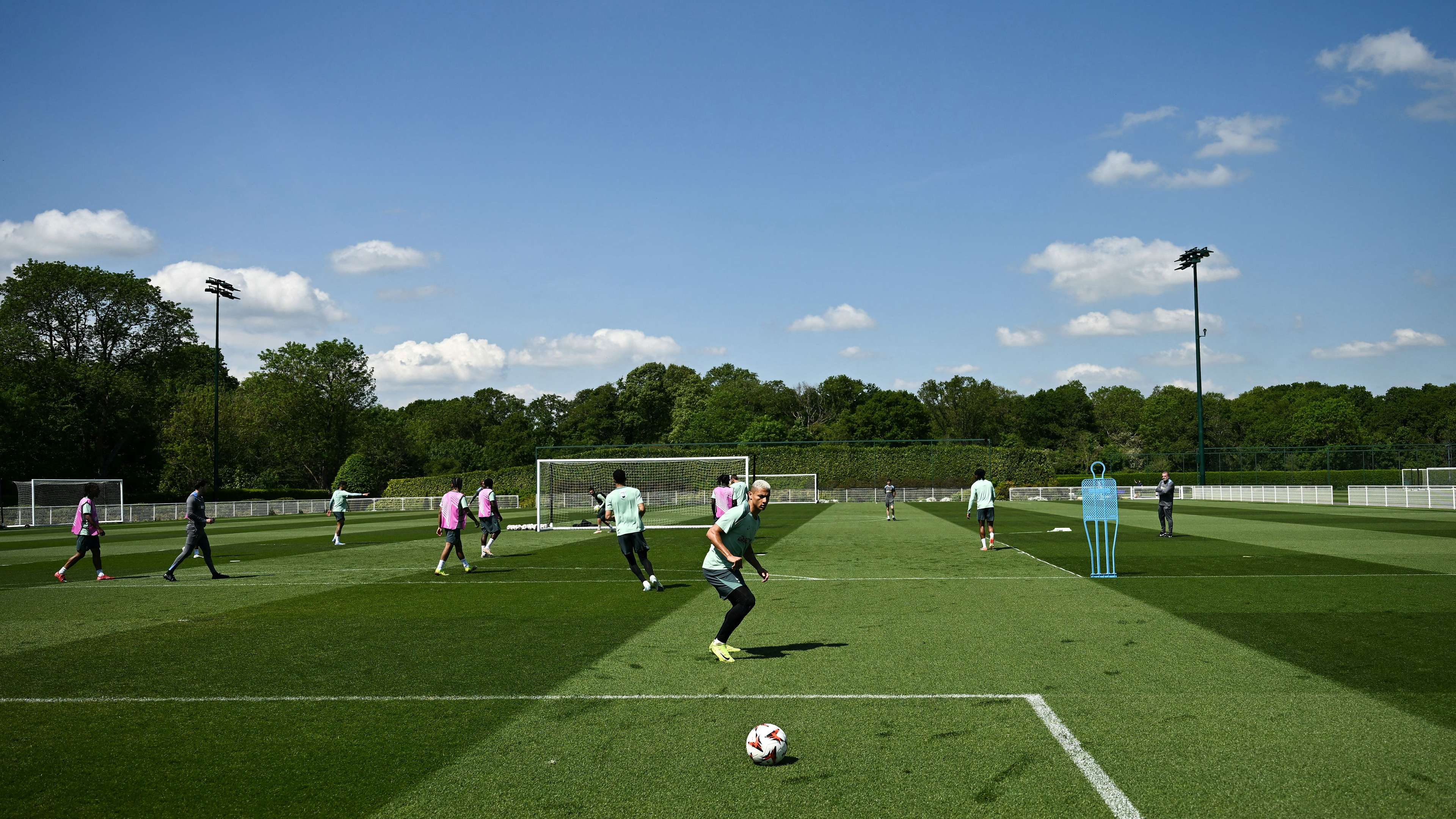 FBL-EUR-C3-TOTTENHAM-TRAINING