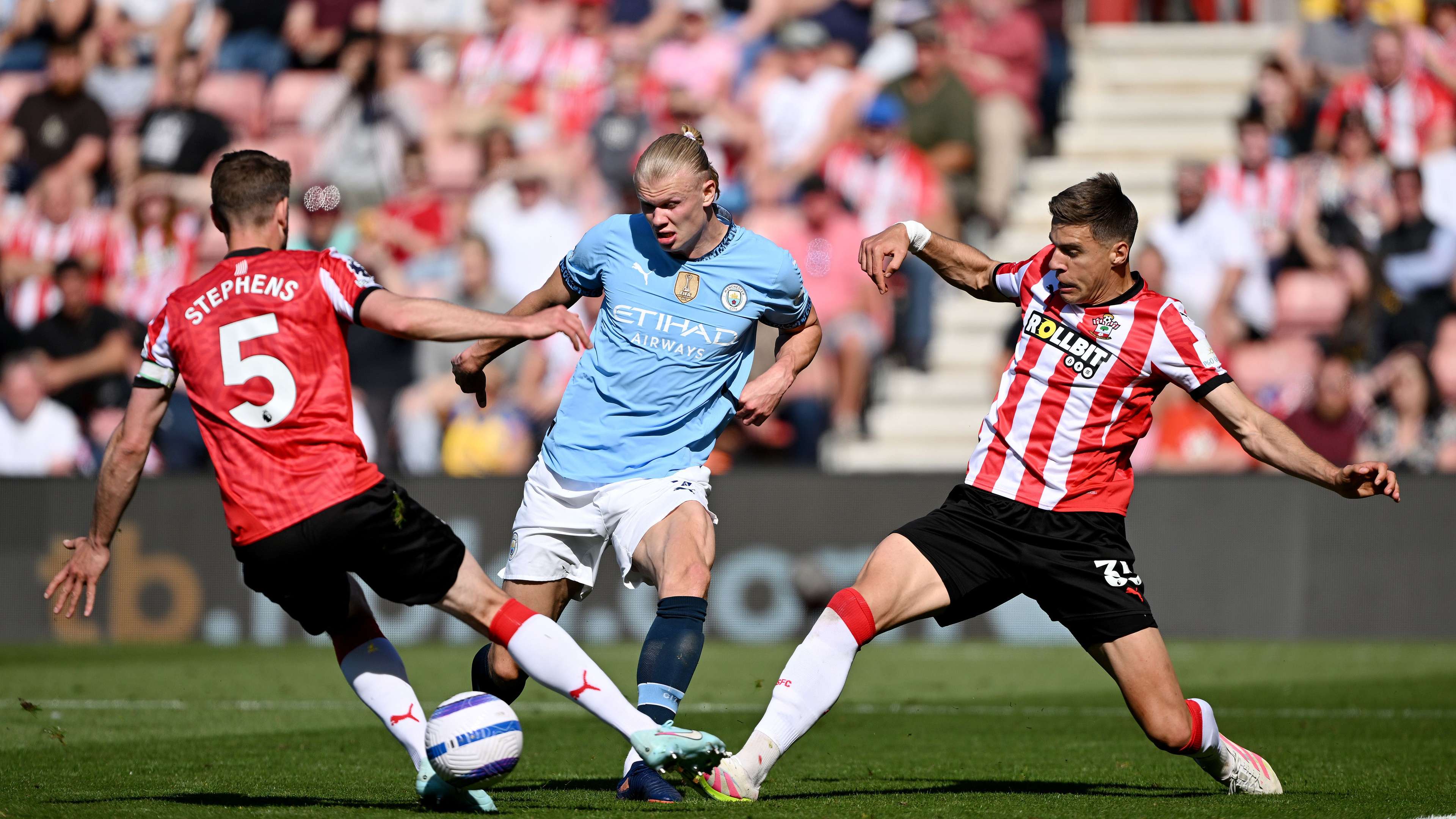 Southampton FC v Manchester City FC - Premier League