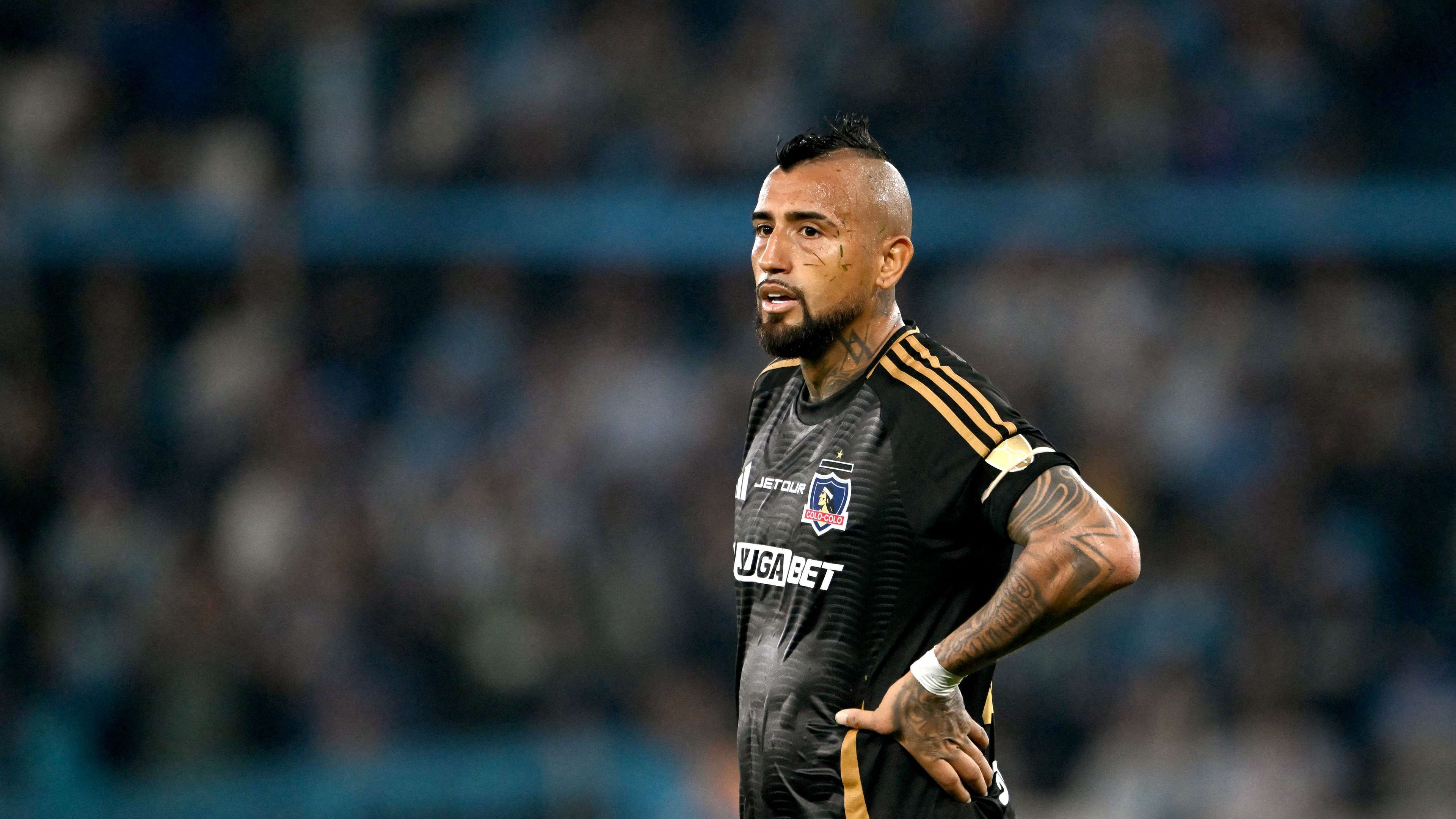 FBL-LIBERTADORES-RACING-COLOCOLO