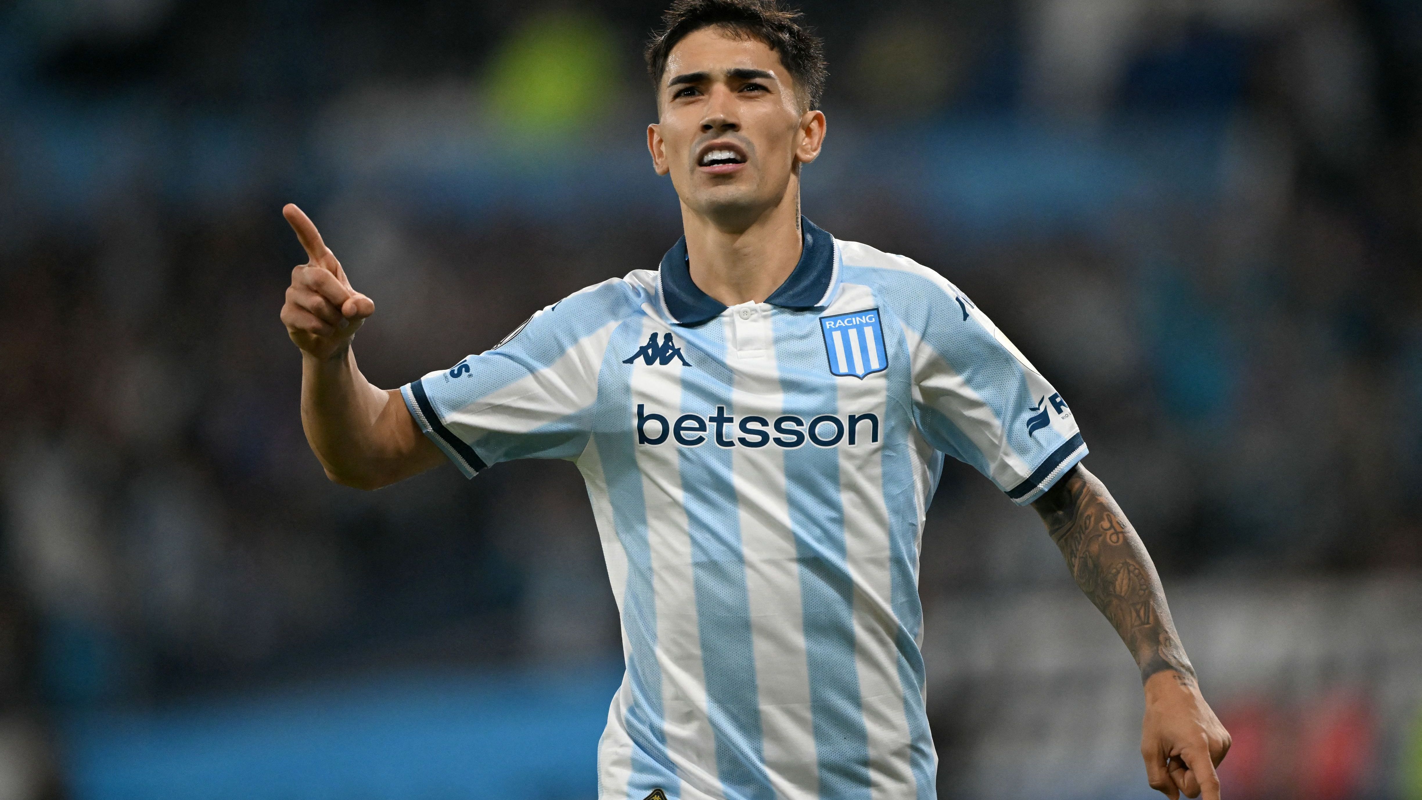 FBL-LIBERTADORES-RACING-COLOCOLO