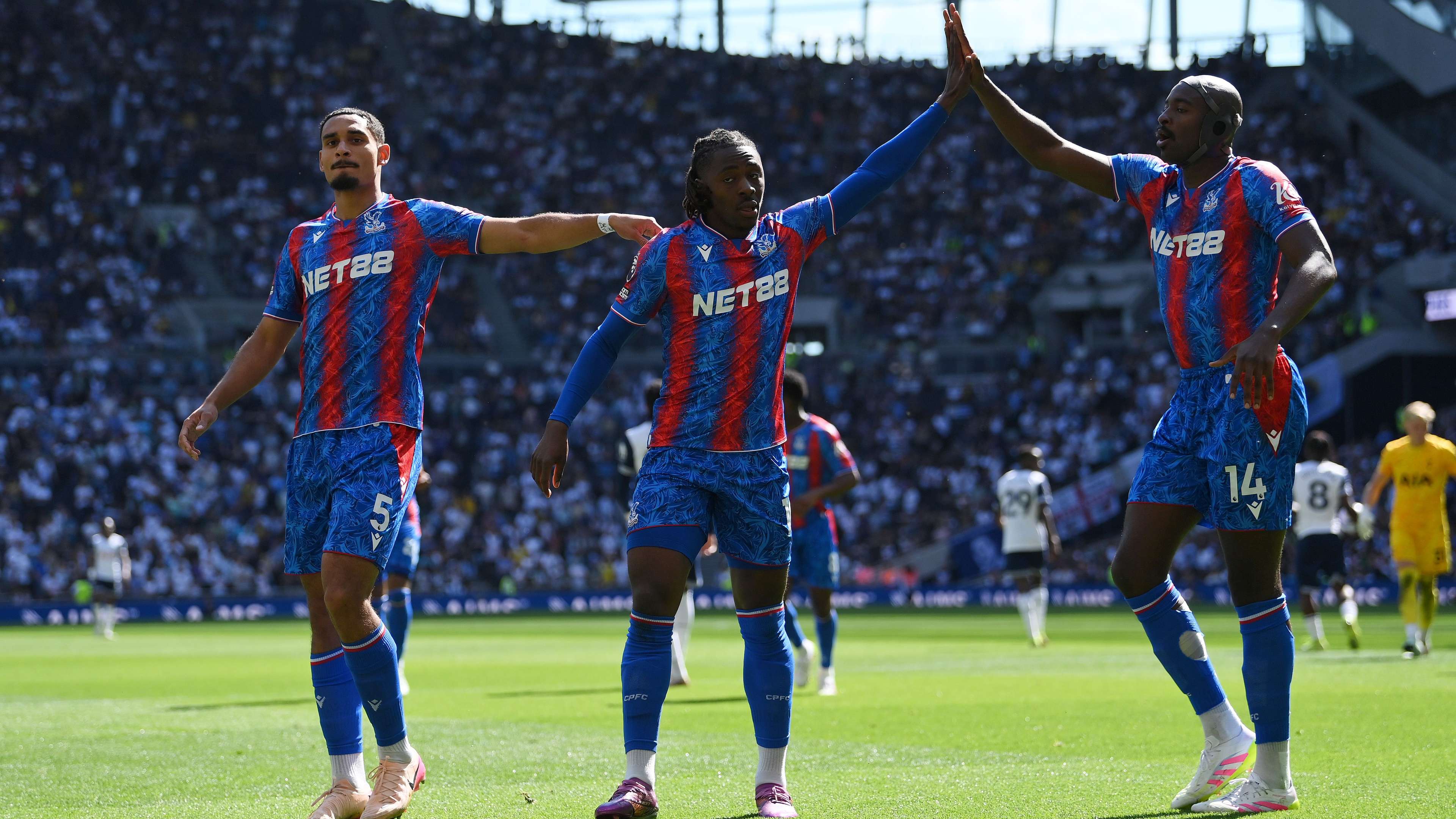 Tottenham Hotspur FC v Crystal Palace FC - Premier League