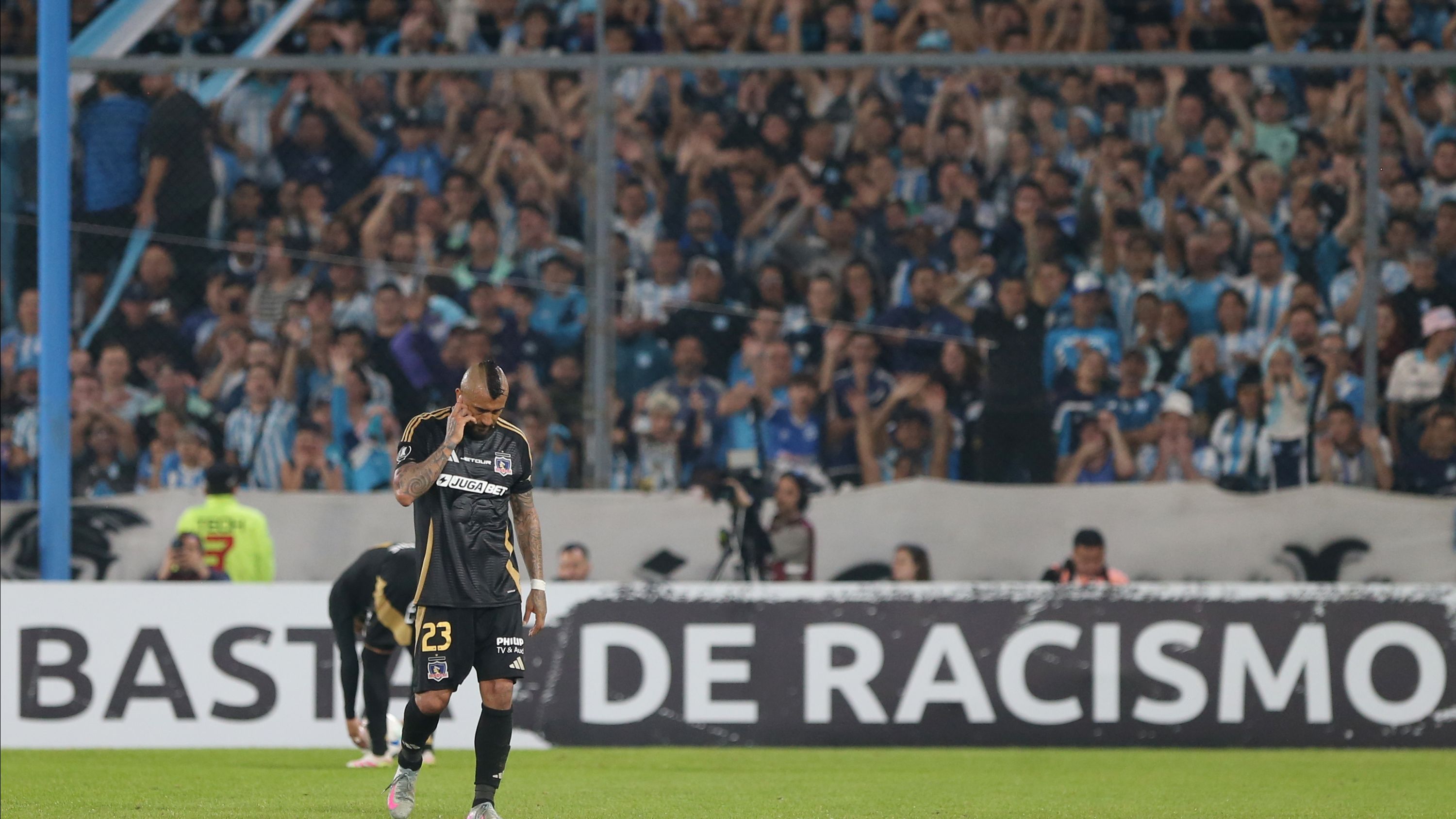 Racing Club v Colo Colo - Copa CONMEBOL Libertadores 2025