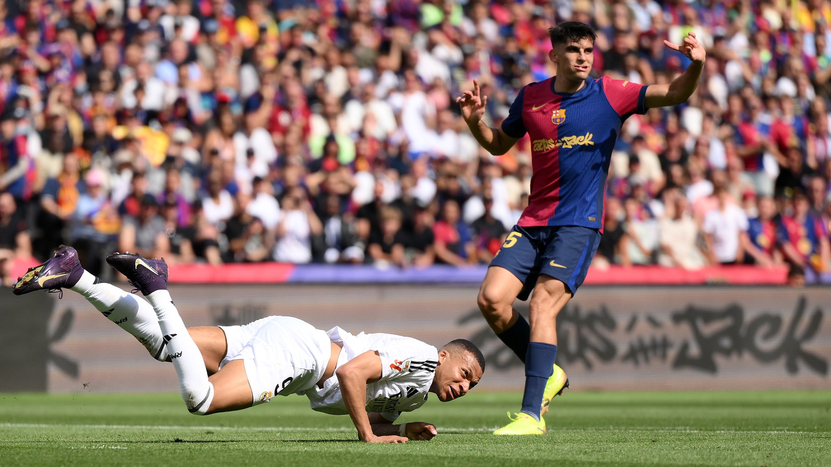 FC Barcelona v Real Madrid CF - La Liga EA Sports