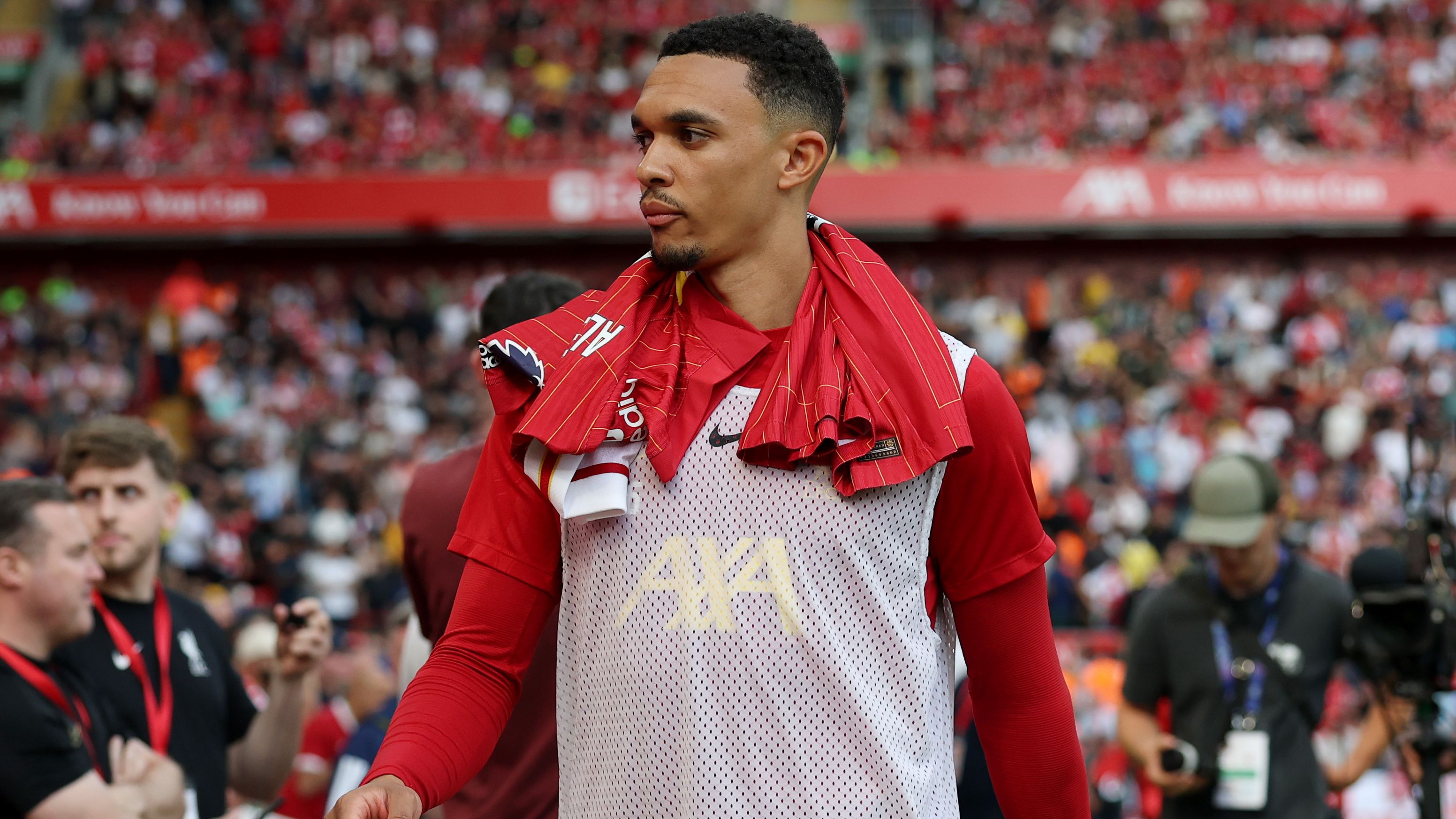 "Man kann den Leuten nicht vorschreiben, wie sie zu handeln haben": Trent Alexander-Arnold wird von den Fans des FC Liverpool mit einem besonderen Lied verschmäht