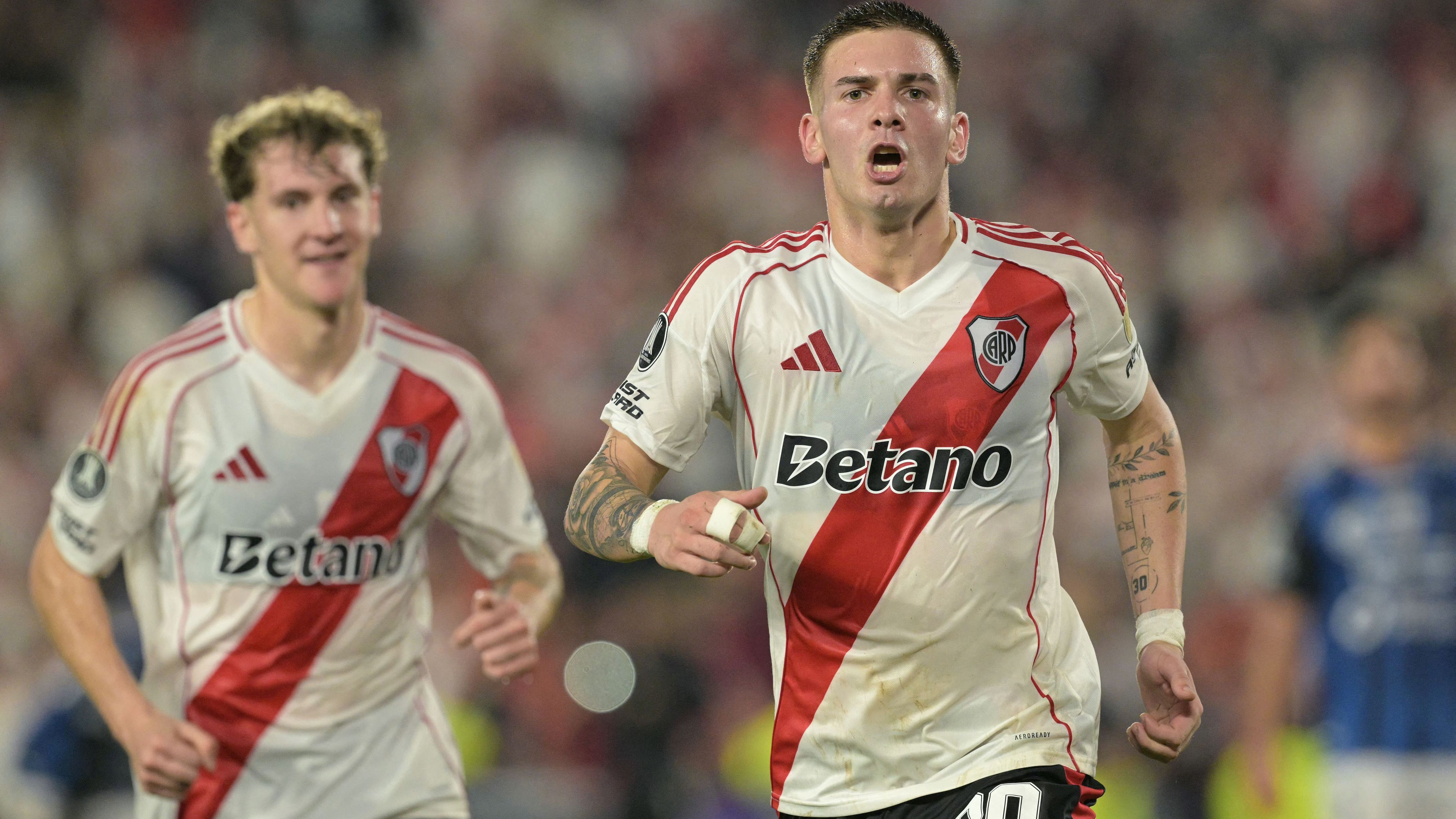 FBL-LIBERTADORES-RIVER-DELVALLE