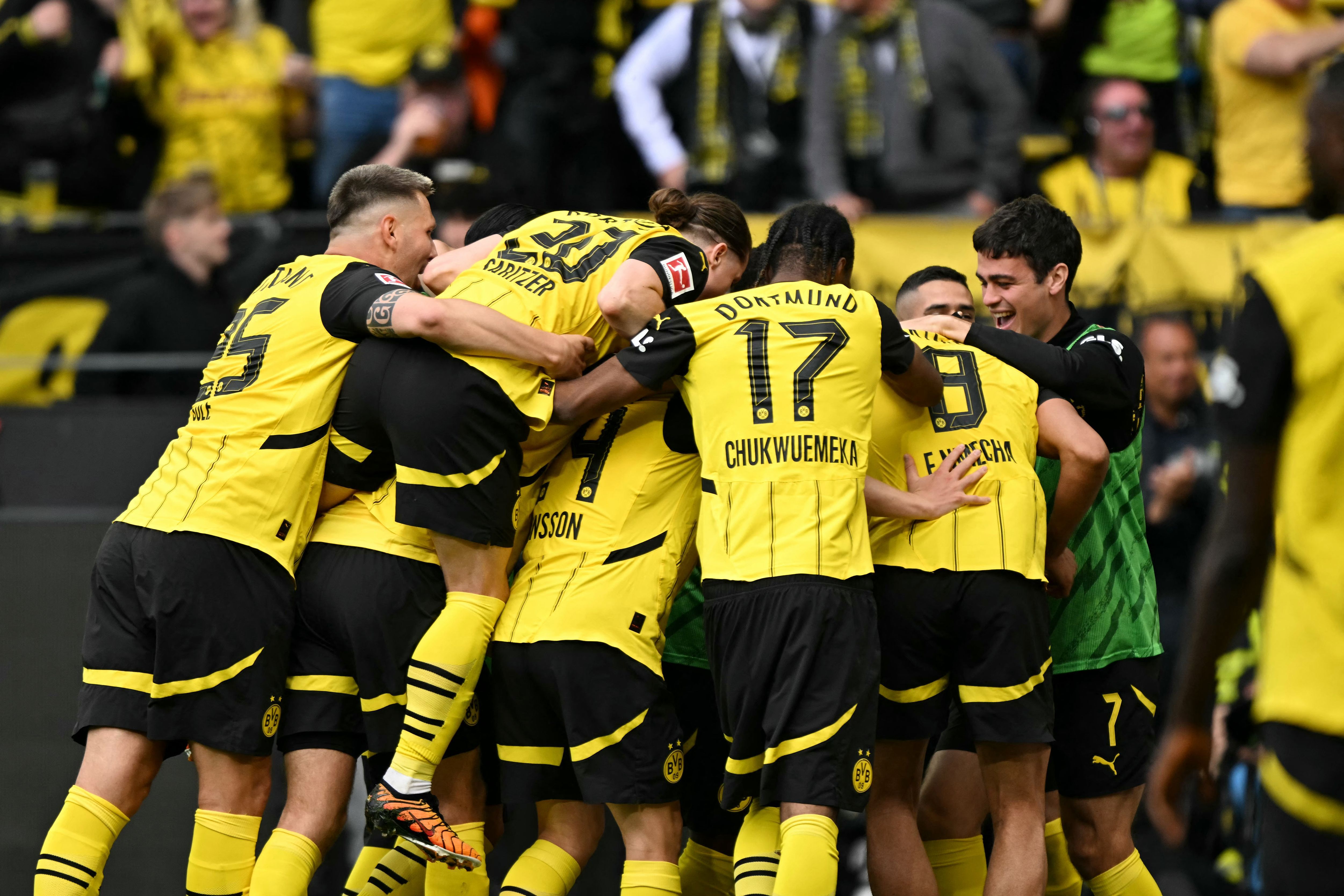 TOPSHOT-FBL-GER-BUNDESLIGA-DORTMUND-KIEL