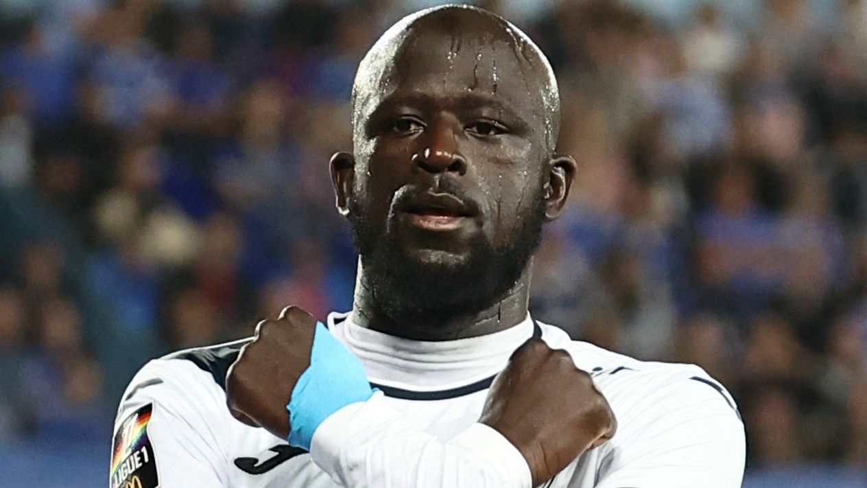VIDEO: 99th-minute Panenka penalty to survive relegation! Le Havre's Abdoulaye Toure shows nerves of steel with final kick of season in stunning win at Chelsea's sister club Strasbourg | Goal.com UK