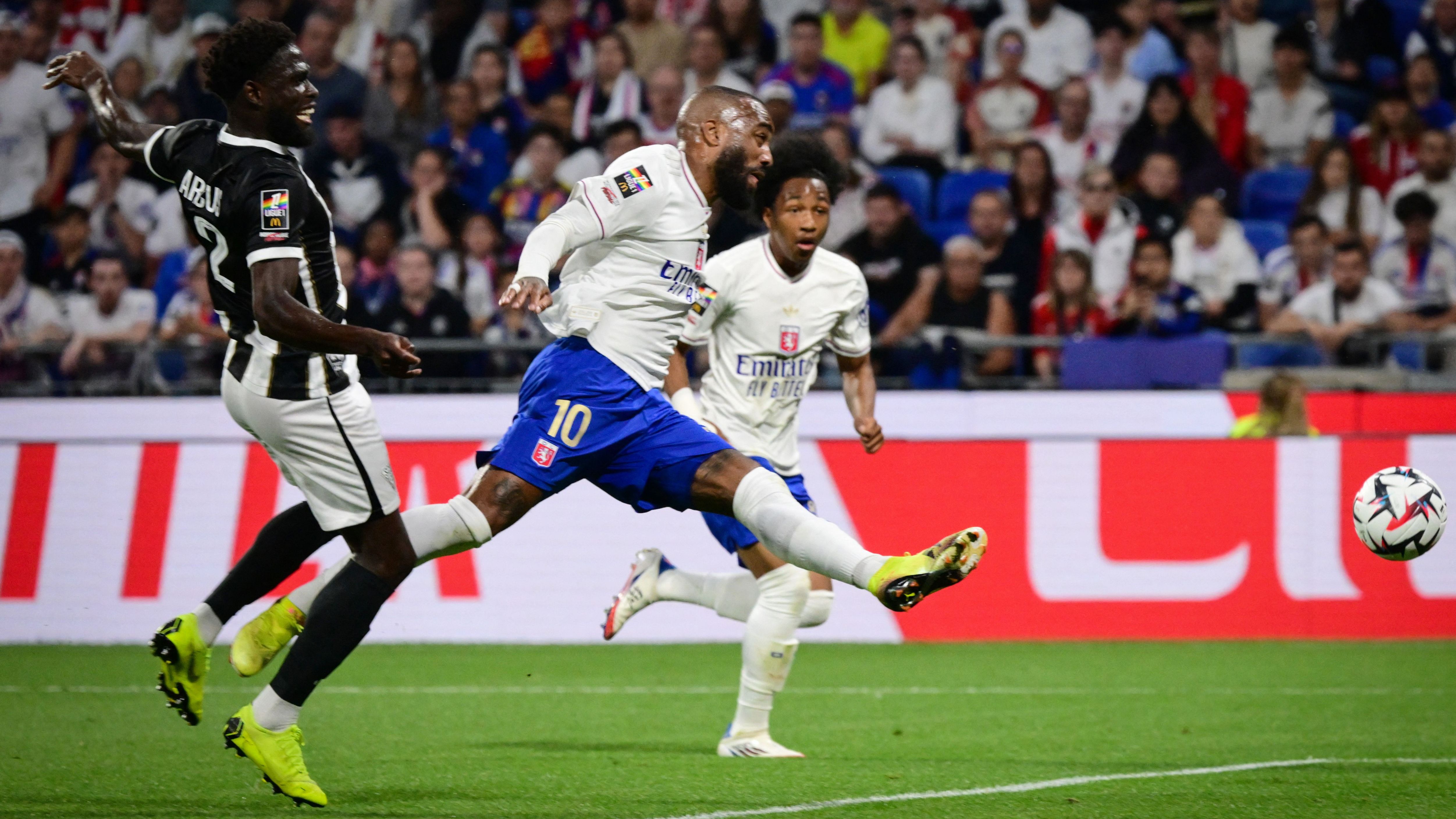 FBL-FRA-LIGUE1-LYON-ANGERS