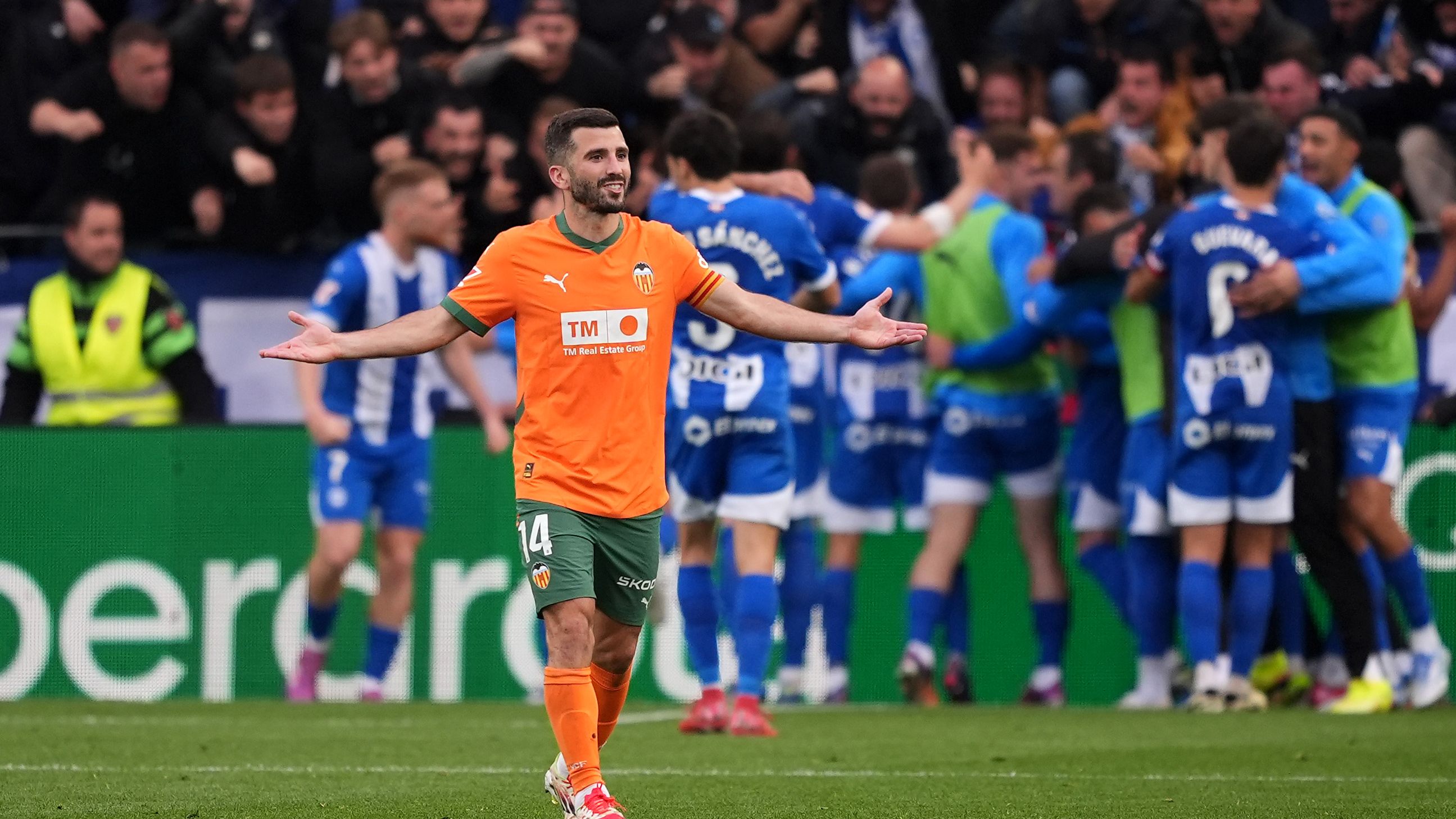 Deportivo Alaves v Valencia CF - La Liga EA Sports