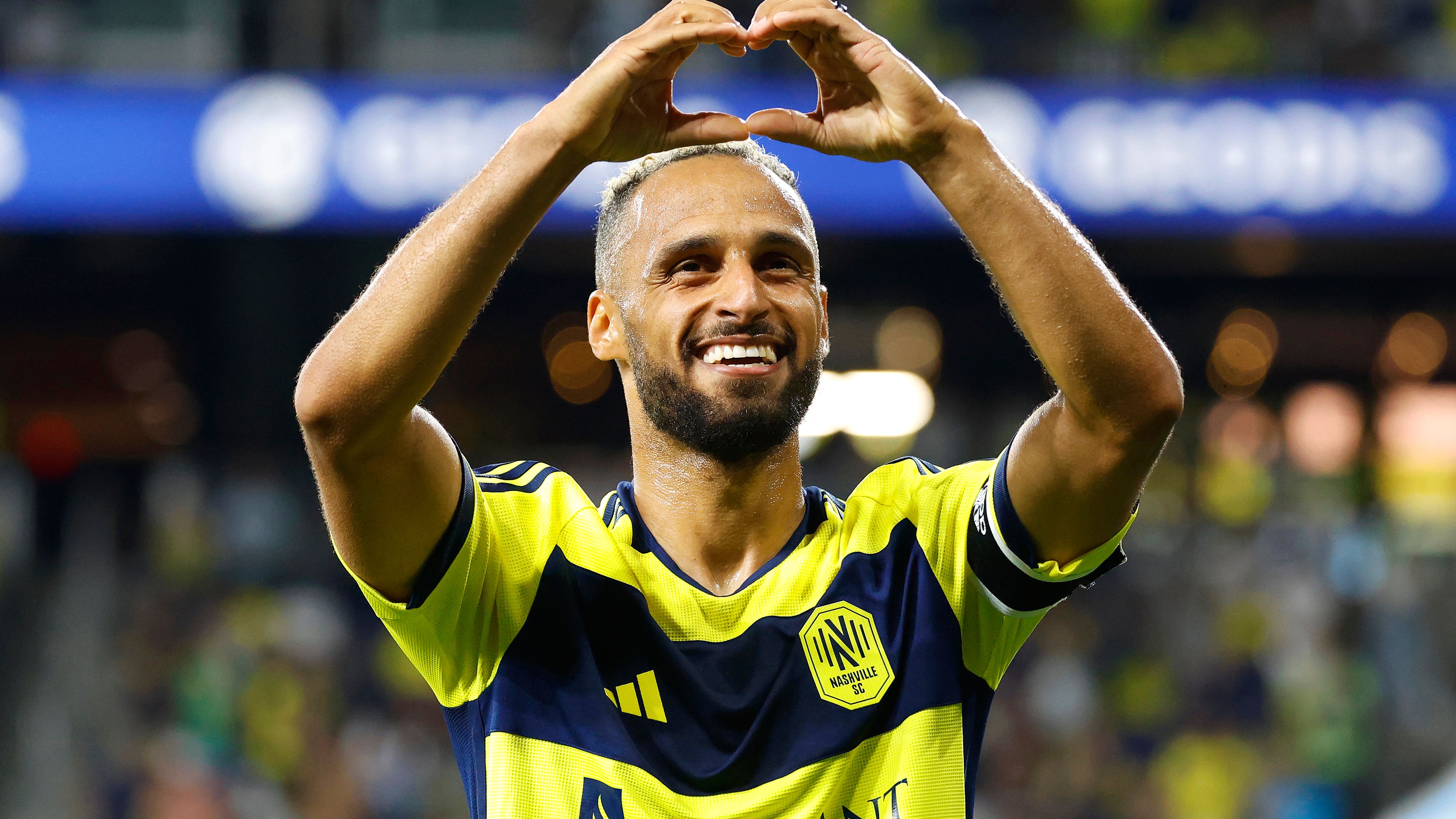 VIDEO: MLS star Hany Mukhtar leads entire Nashville SC team in Diogo Jota celebration after netting game-winning penalty in 100th minute | Goal.com UK