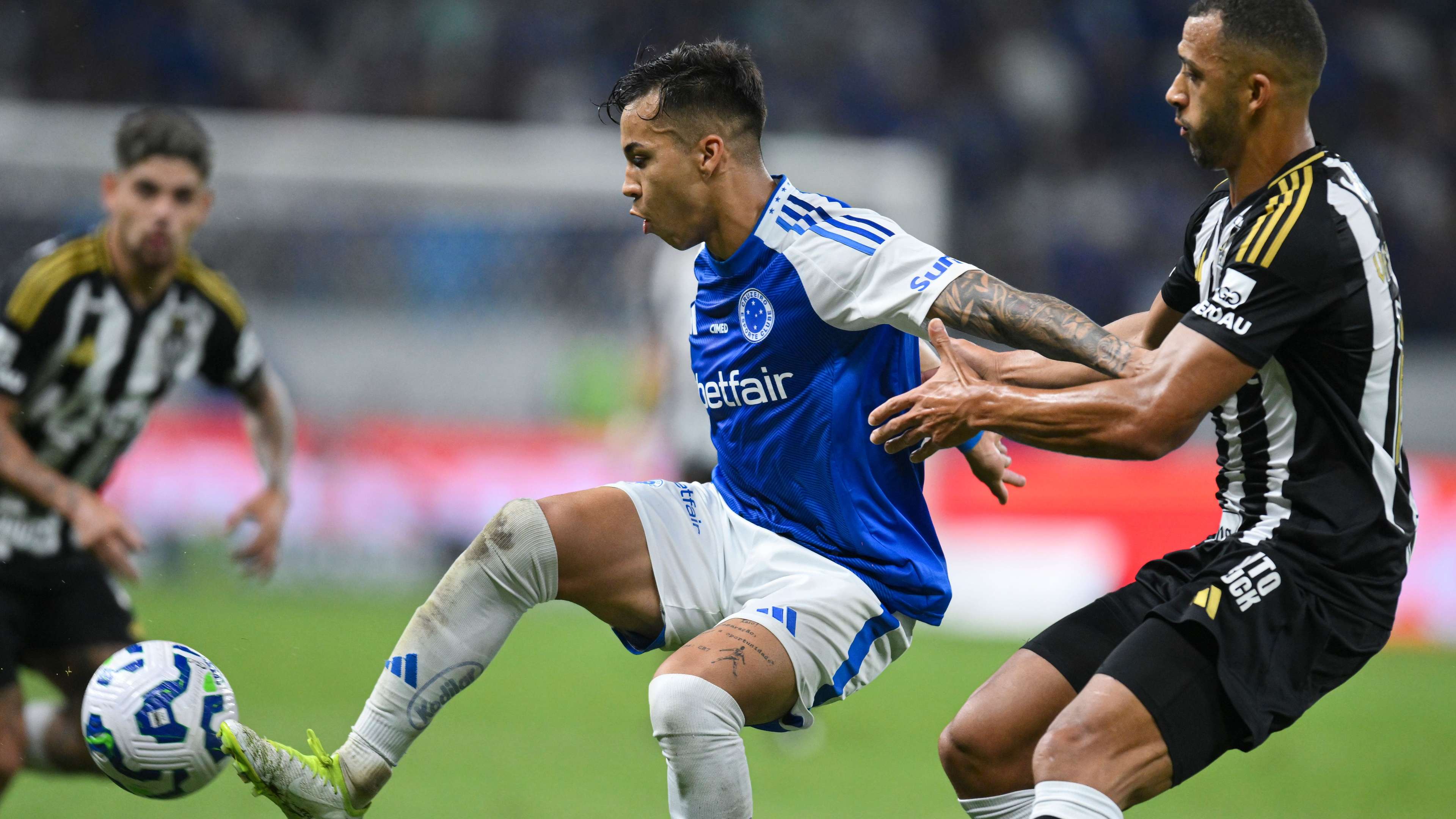 Cruzeiro v Atletico Mineiro - Brasileirao 2025