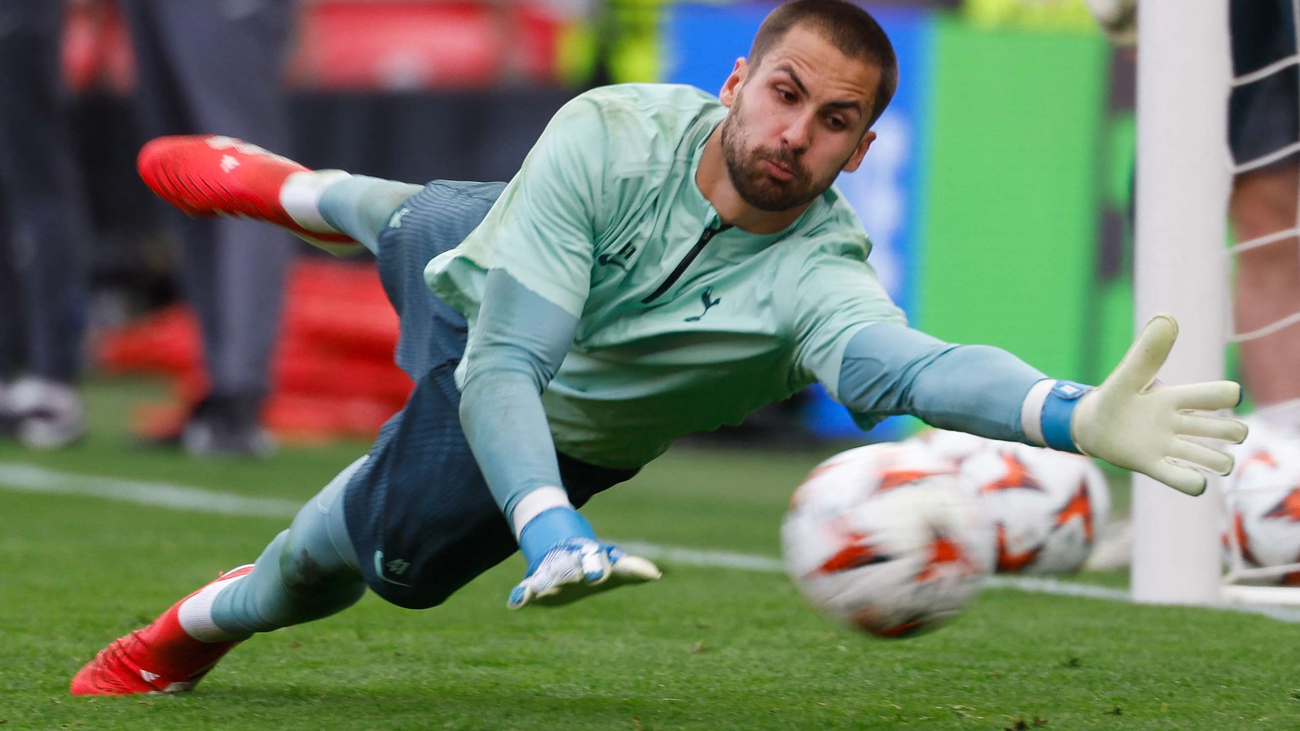 ชีวิตอีกมุม! ไวท์แมน อดีตนายประตูสเปอร์ส แขวนถุงมือในวัย 26 ปี เปิดใจ “หมดรักฟุตบอล-ชีวิตขาดอิสระ”