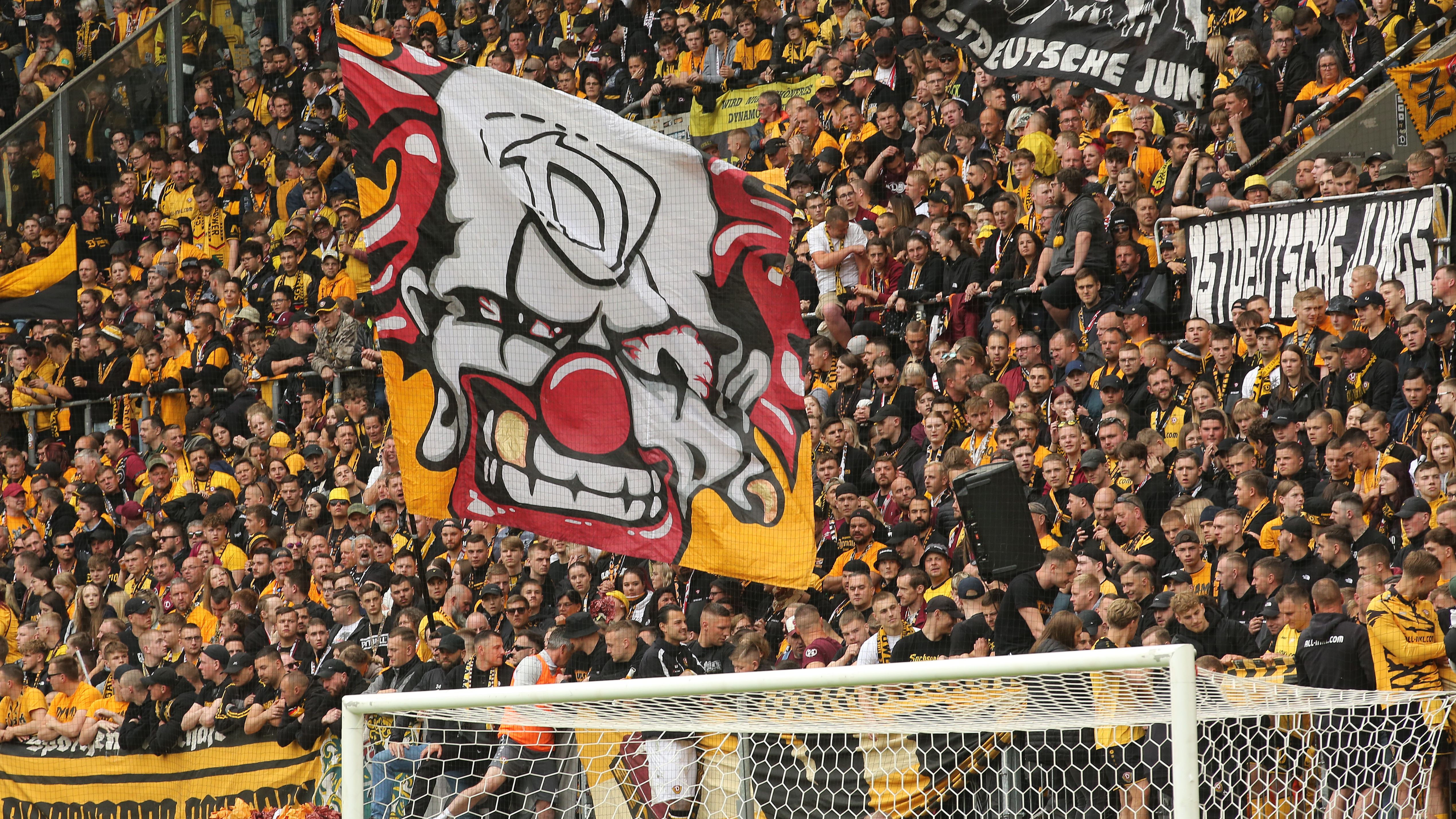 Dynamo Dresden v SpVgg Unterhaching - 3. Liga