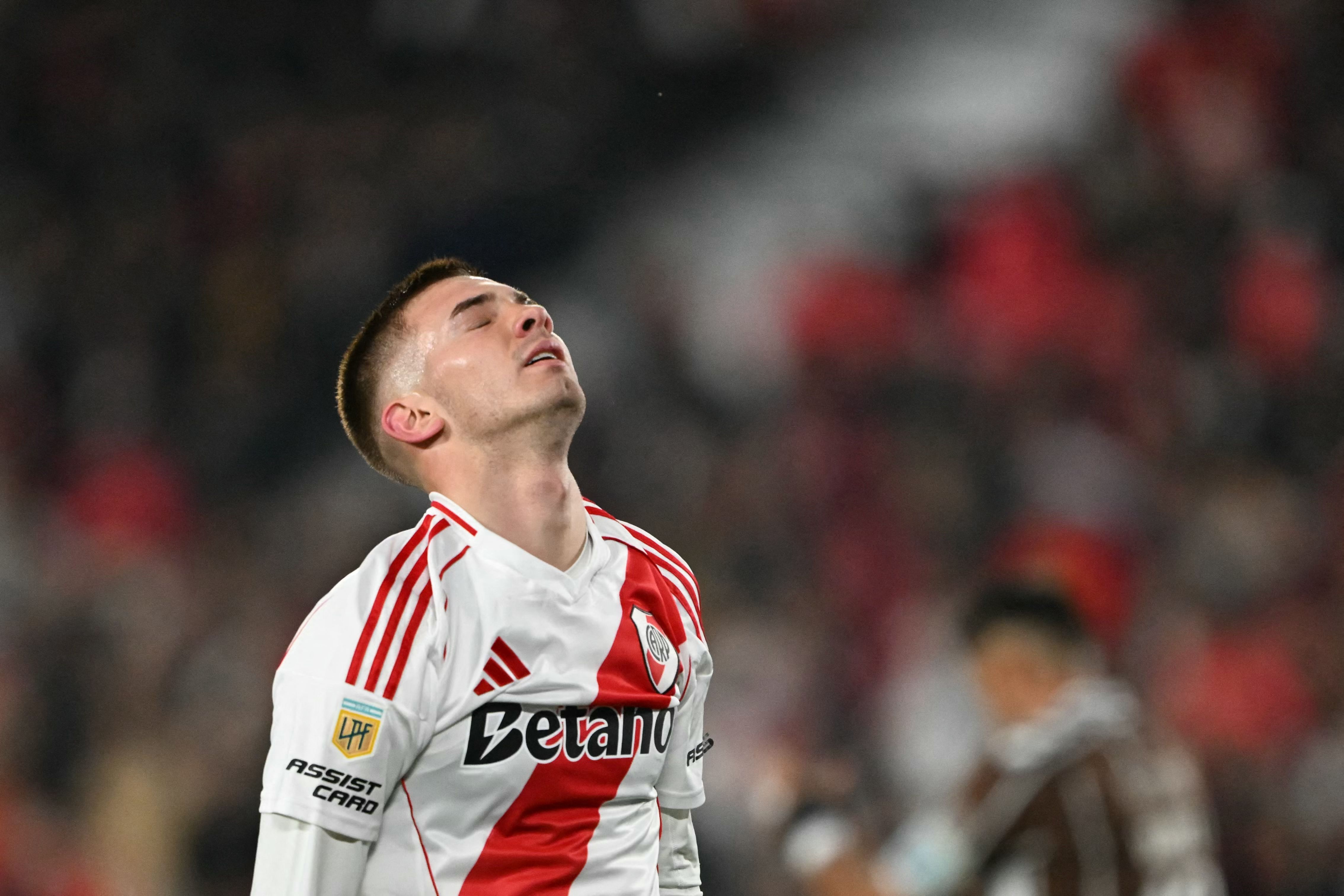 FBL-ARG-RIVER-PLATENSE