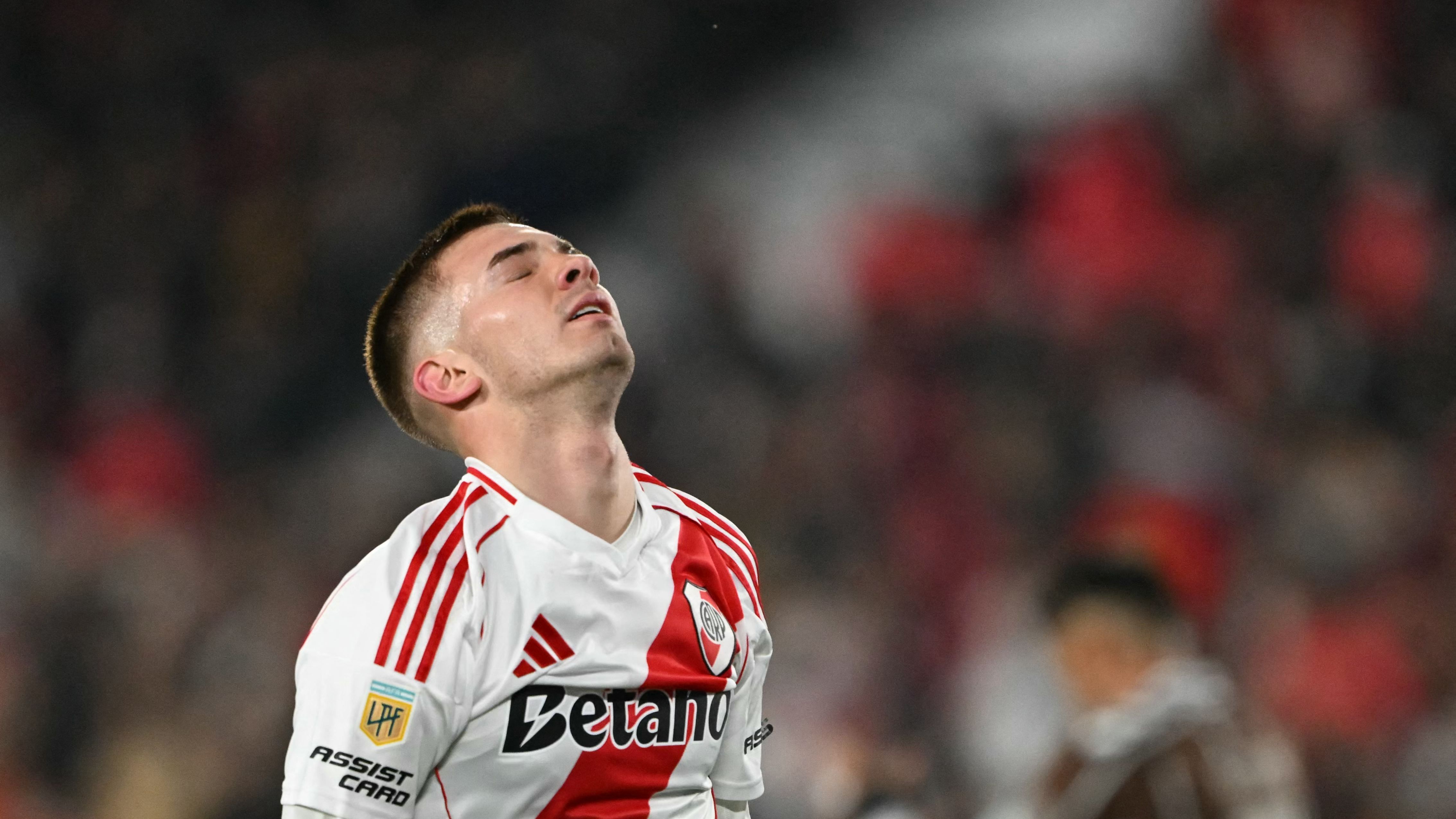 FBL-ARG-RIVER-PLATENSE