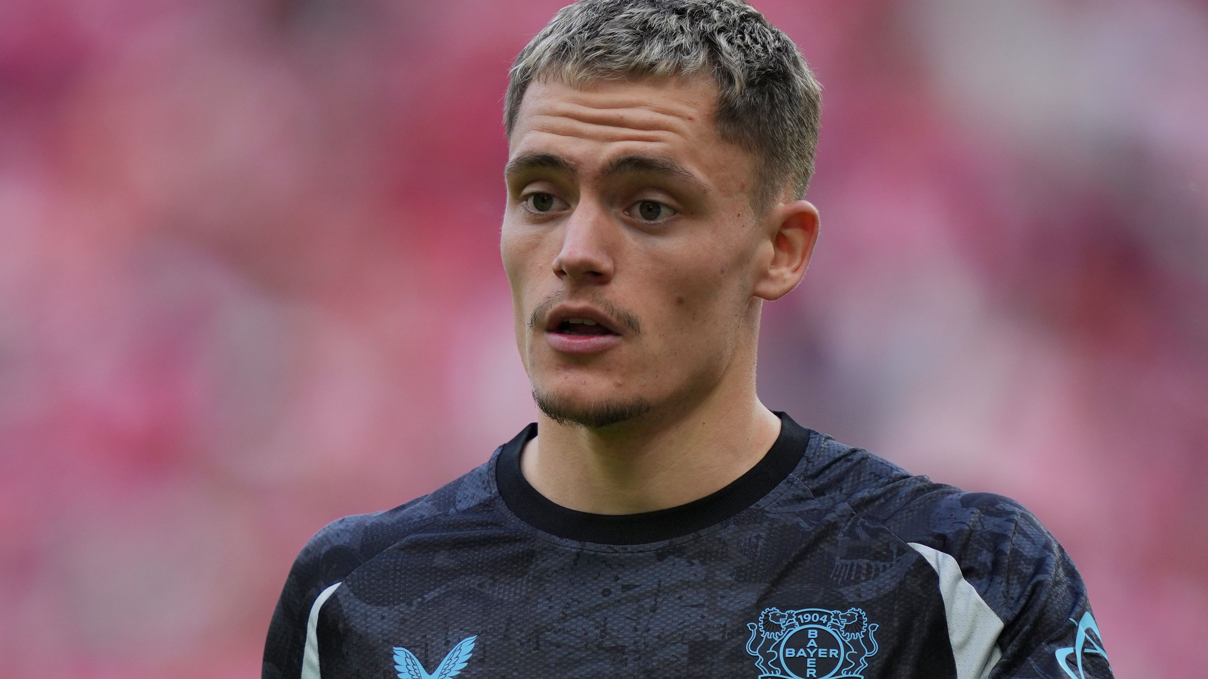 War der Kurz-Trip nach England völlig umsonst? Experte bewertet Chancen des FC Liverpool im Transfer-Duell mit dem FC Bayern um Florian Wirtz