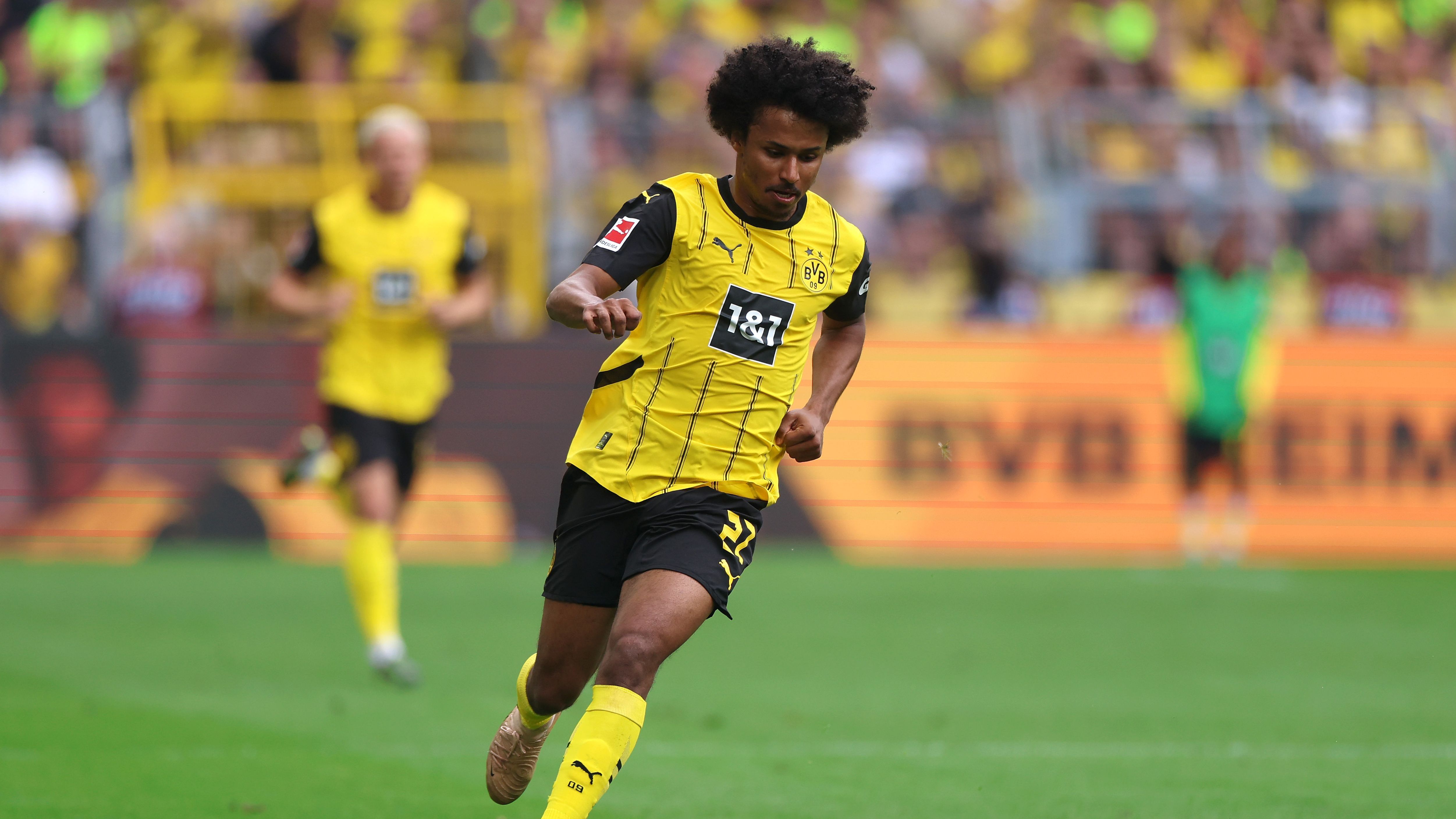 Borussia Dortmund v Holstein Kiel - Bundesliga