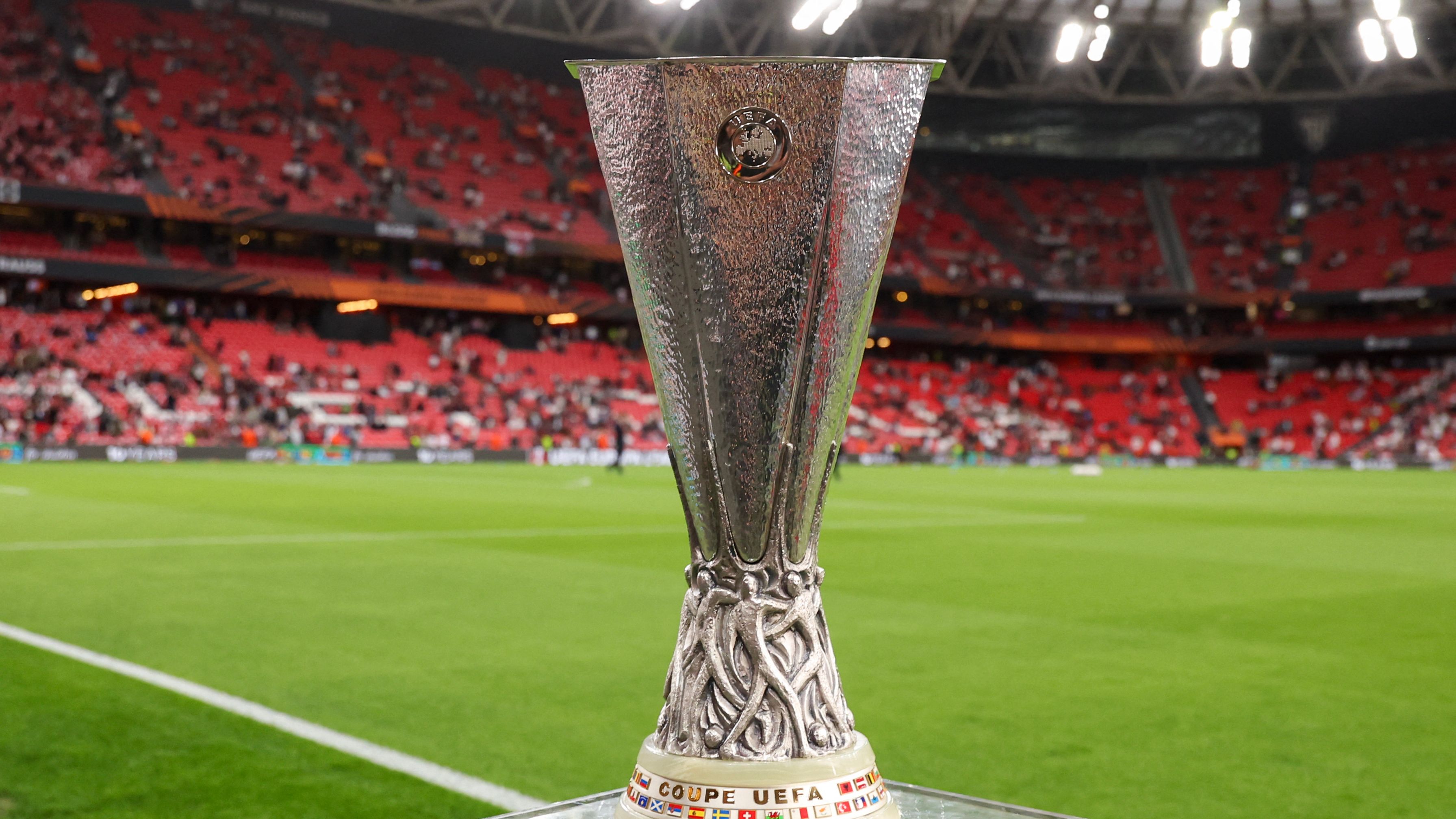 FBL-EUR-C3-TOTTENHAM-MAN UTD