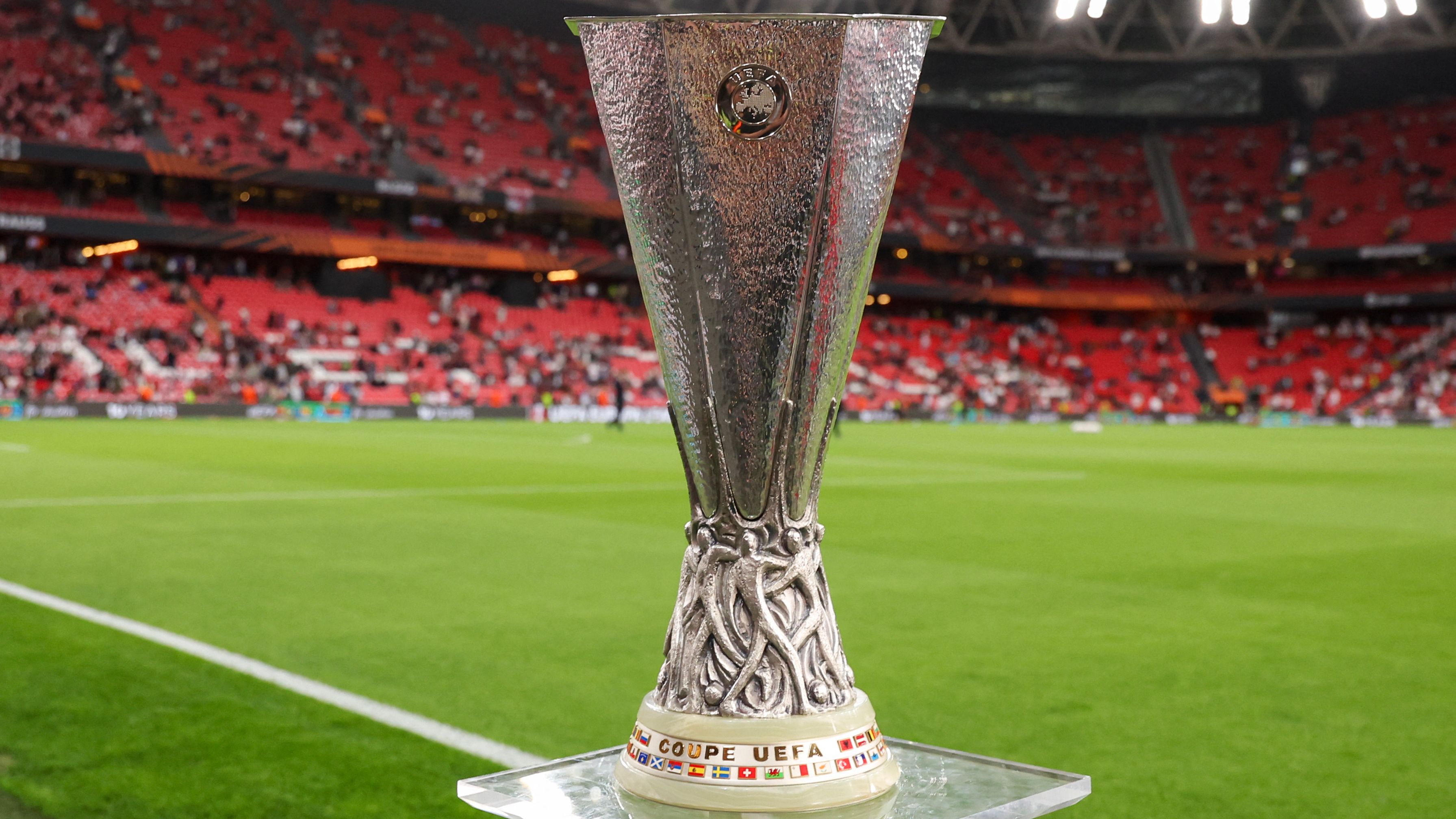 FBL-EUR-C3-TOTTENHAM-MAN UTD