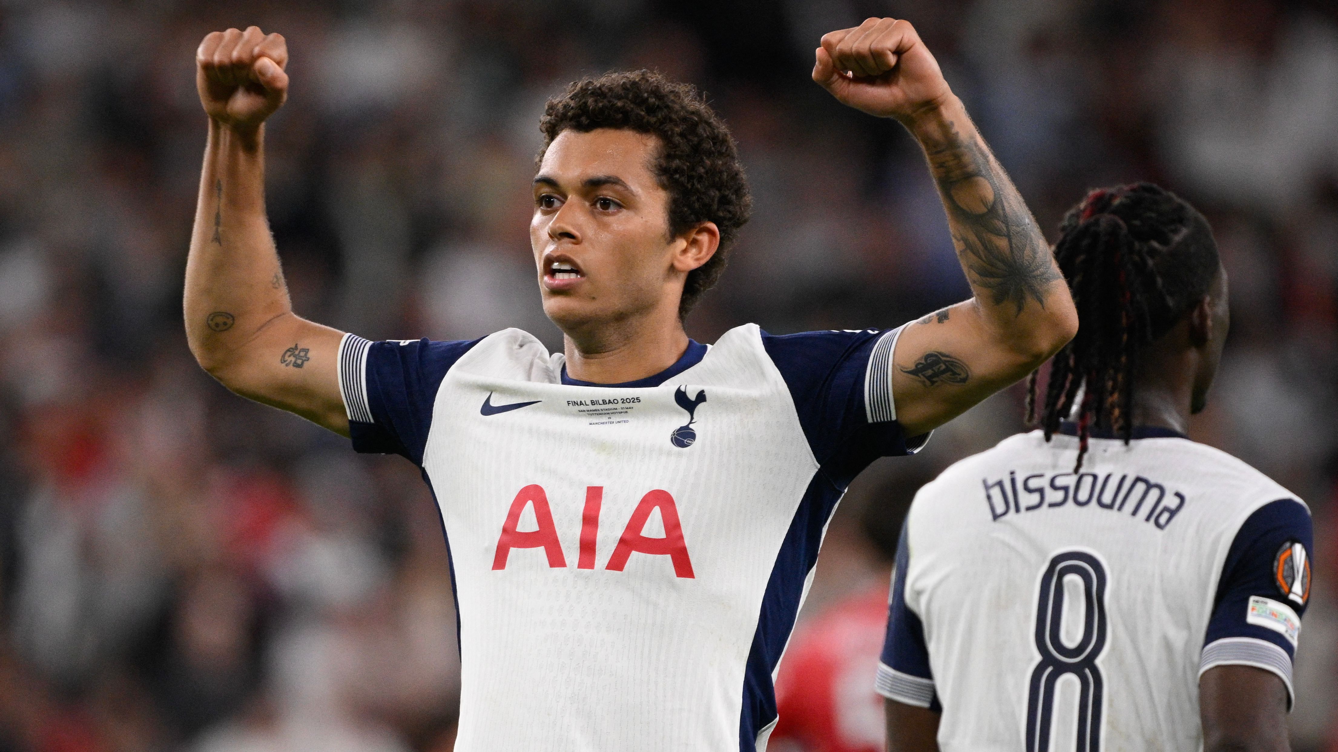 TOPSHOT-FBL-EUR-C3-TOTTENHAM-MAN UTD