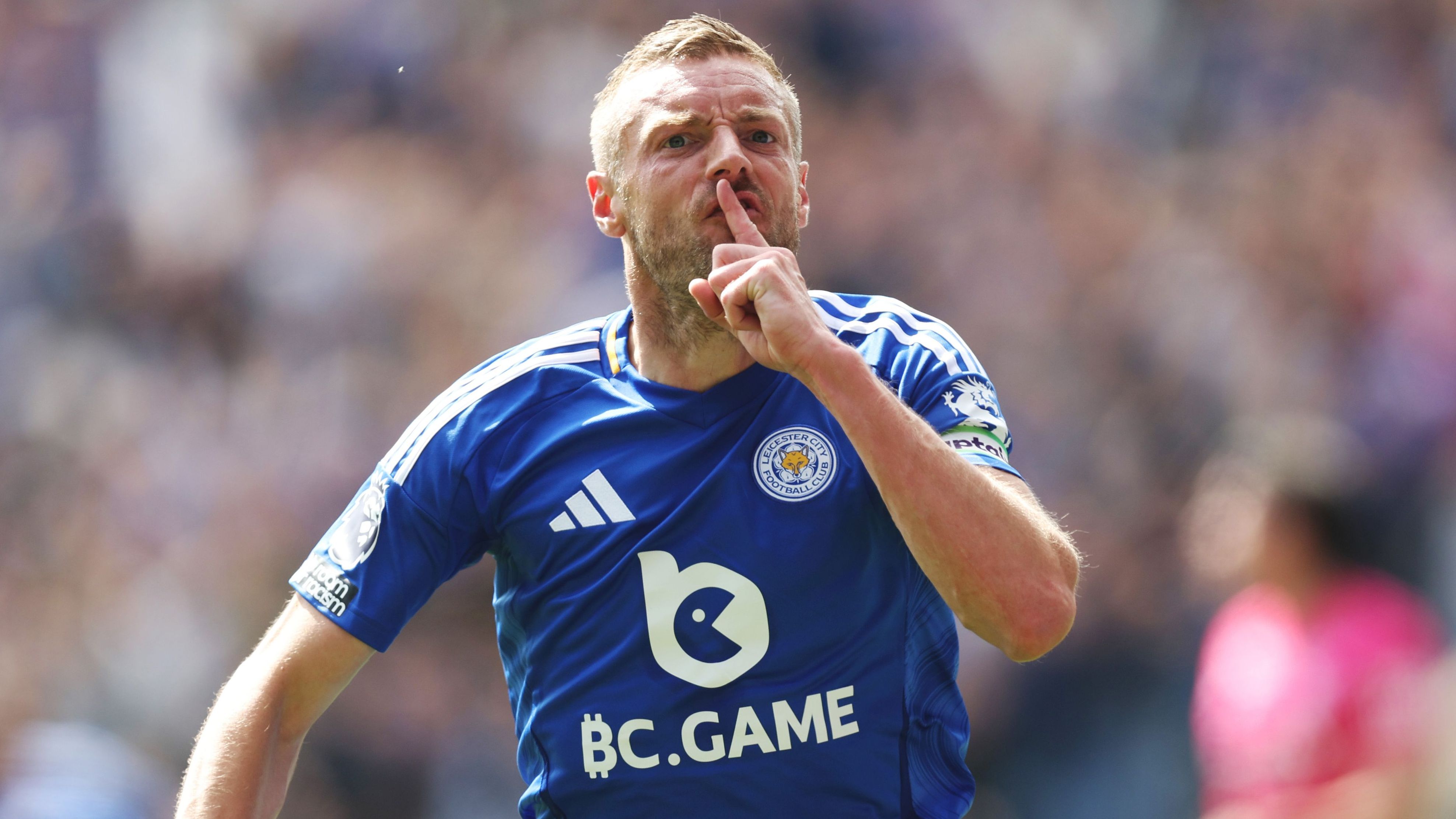Jamie Vardy's having a party in Italy! Former Leicester striker completes Cremonese move after Foxes exit | Goal.com UK