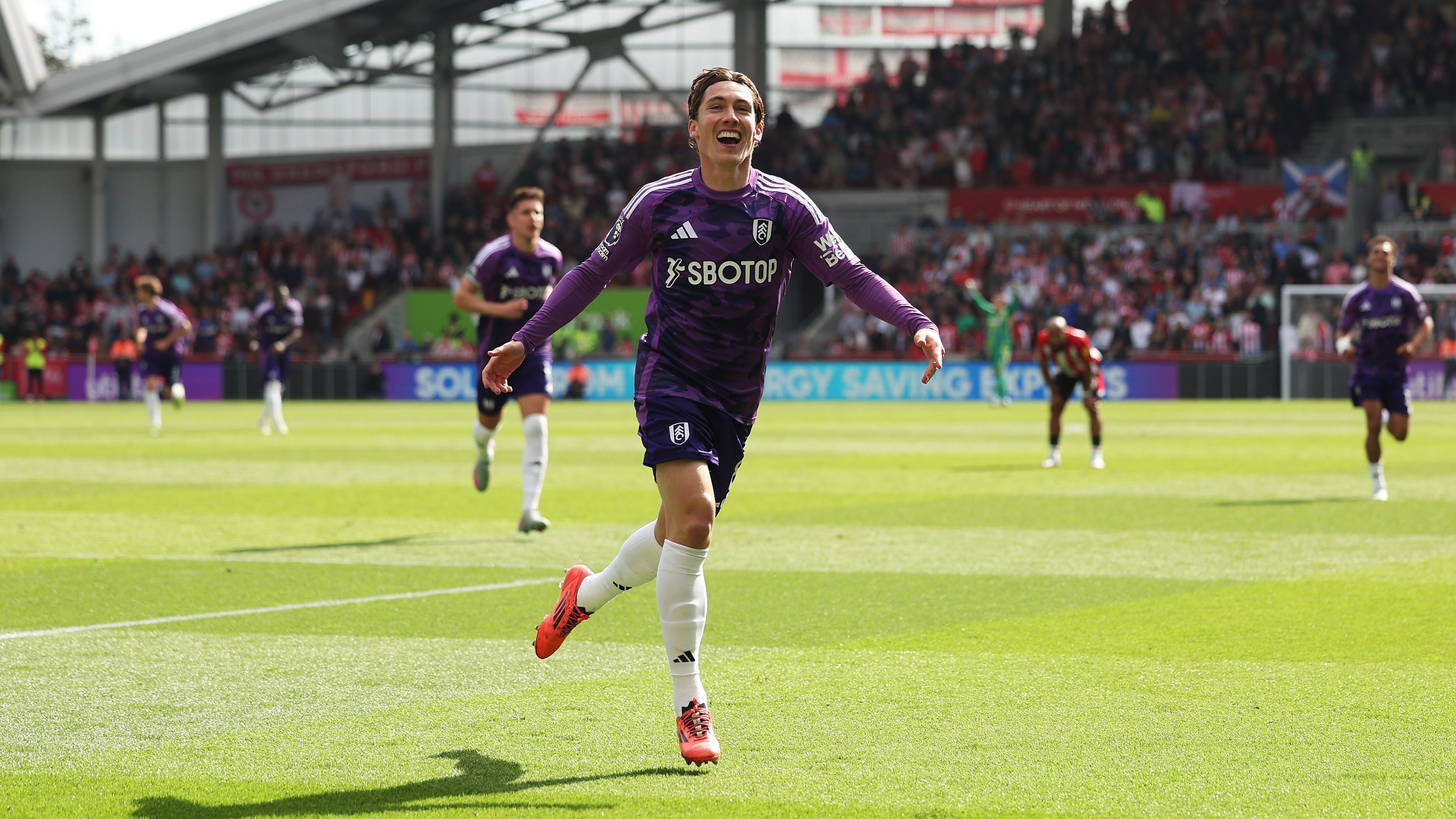 Brentford FC v Fulham FC - Premier League